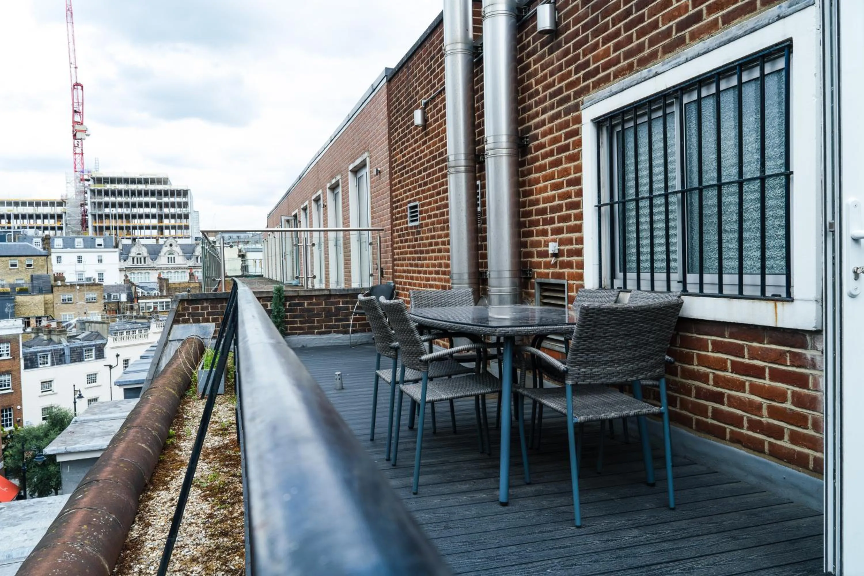 Property building in Stay in bond street