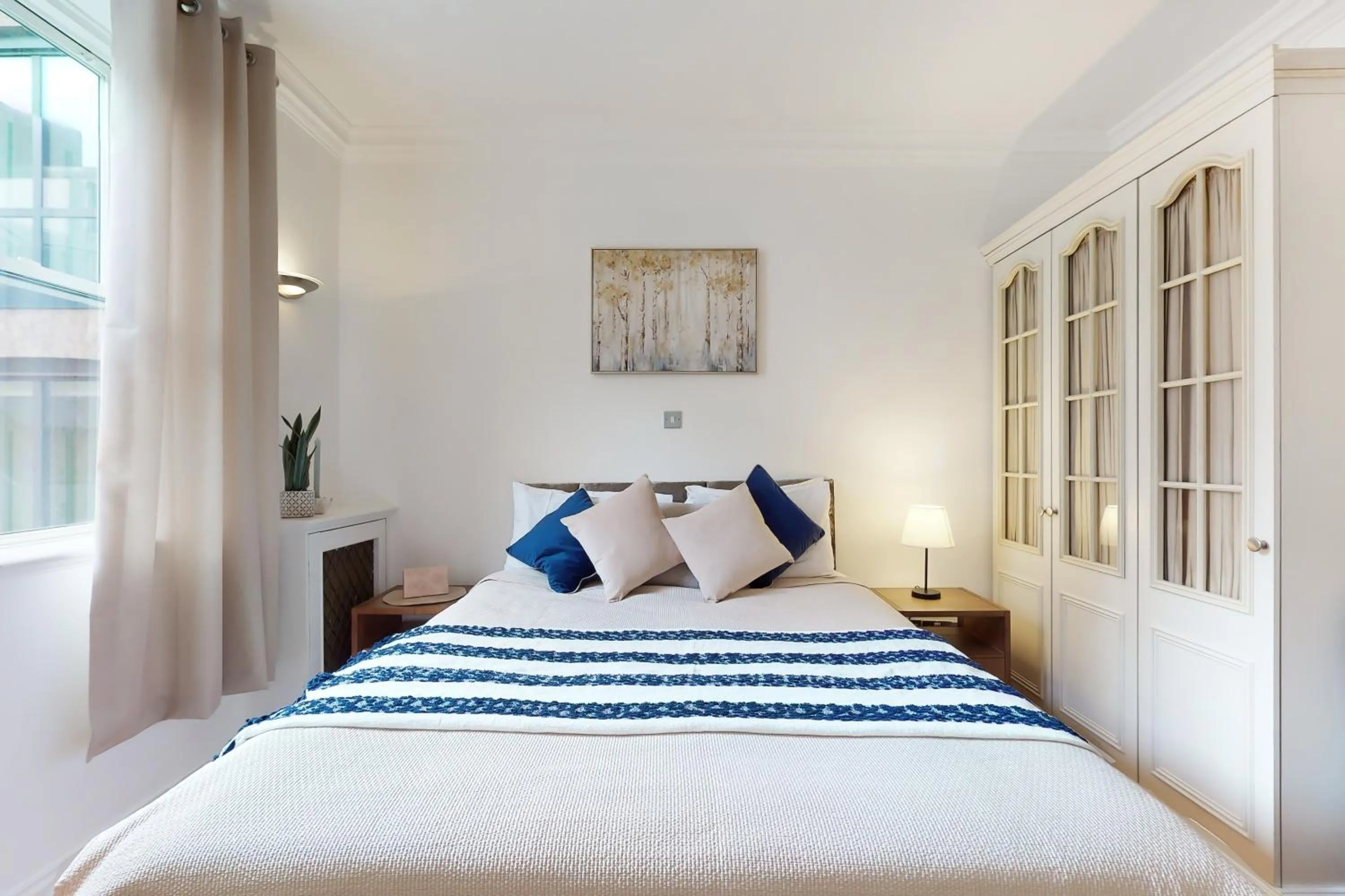 Bed in Stay in bond street