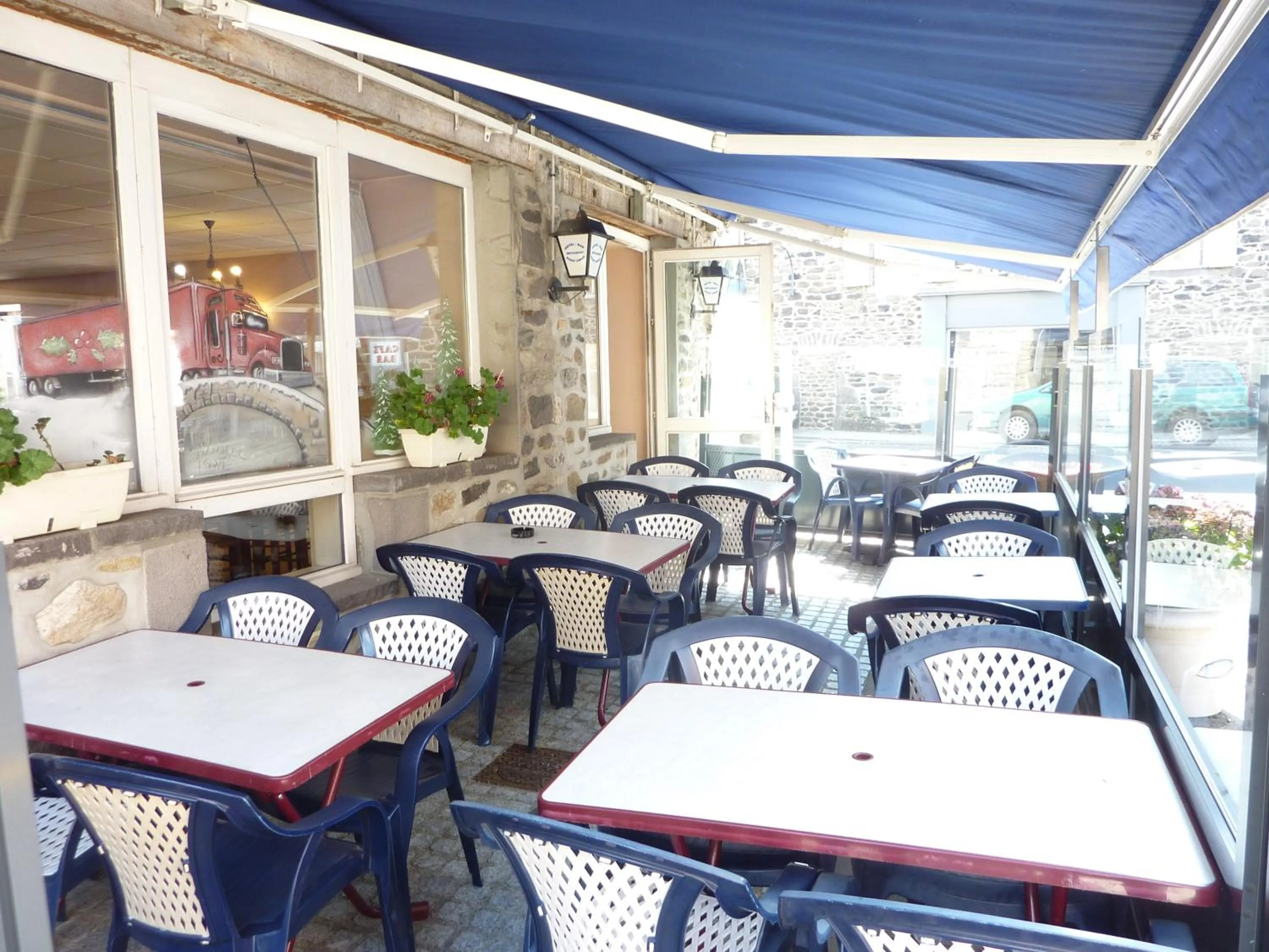 Balcony/Terrace in Hôtel Restaurant du Pont-Vieux