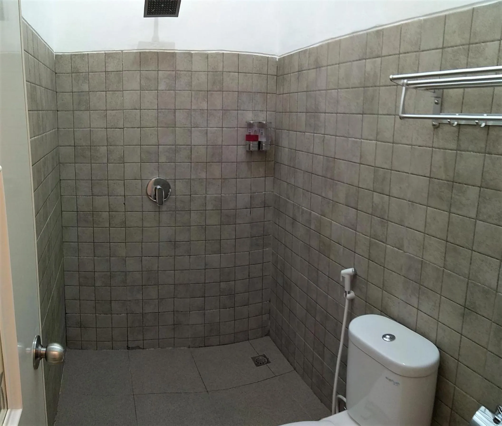 Shower in Kokonut Guesthouse