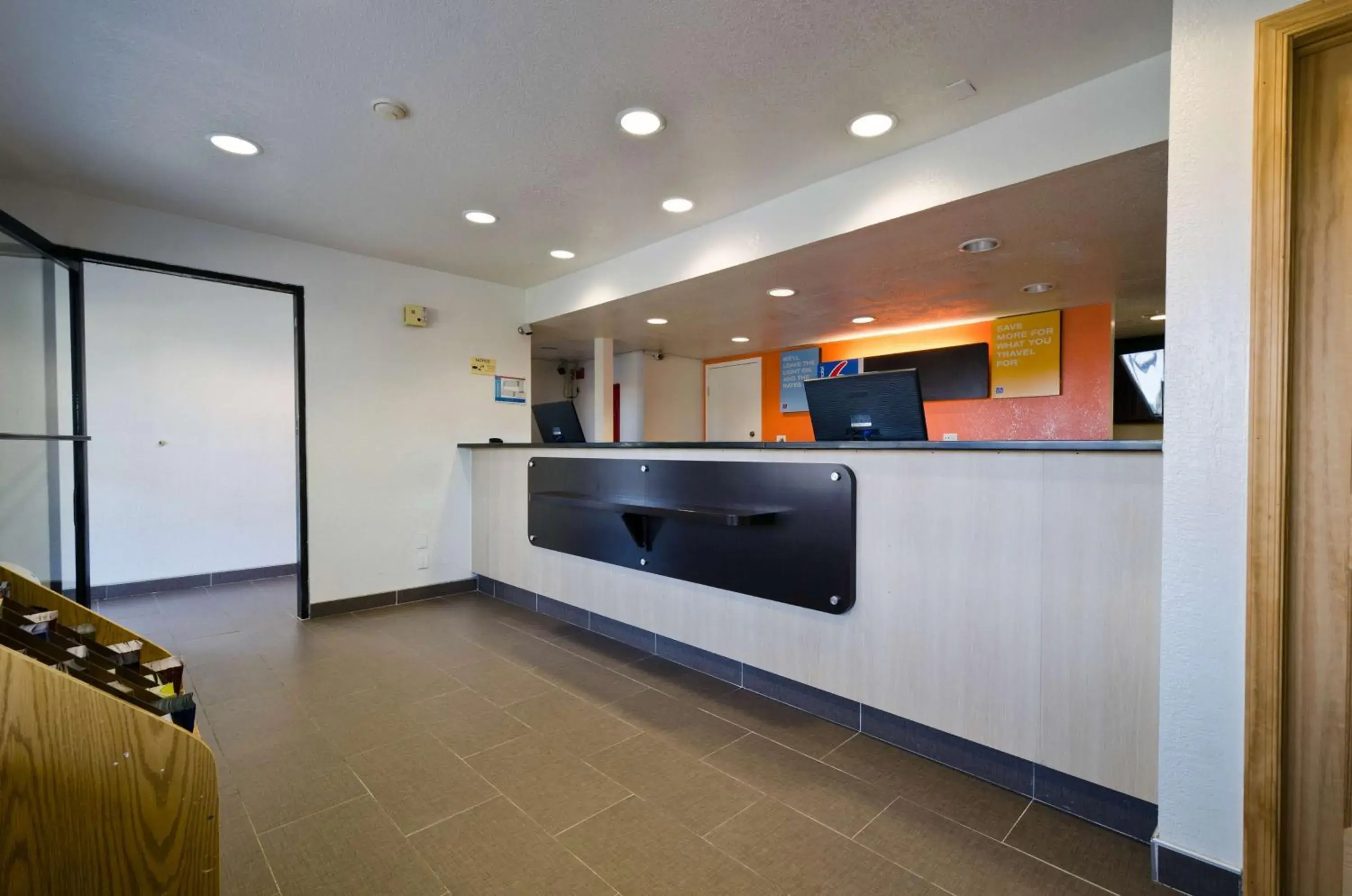 Lobby or reception in Motel 6-Camp Springs, DC - South Camp Springs Lobby or reception in Motel 6-Camp Springs, DC - South Camp Springs