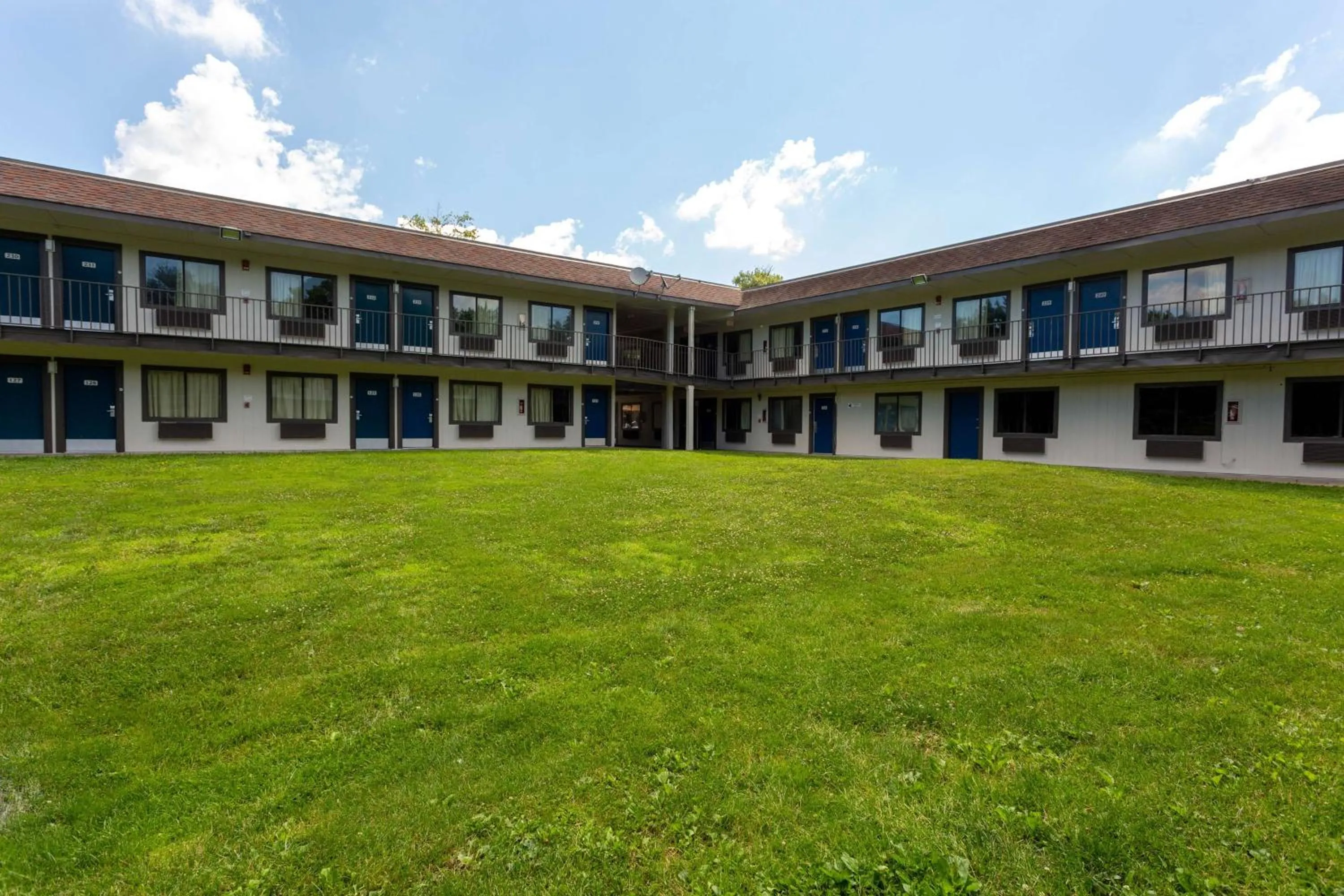 Property building in Motel 6-Camp Springs, DC - South Camp Springs
