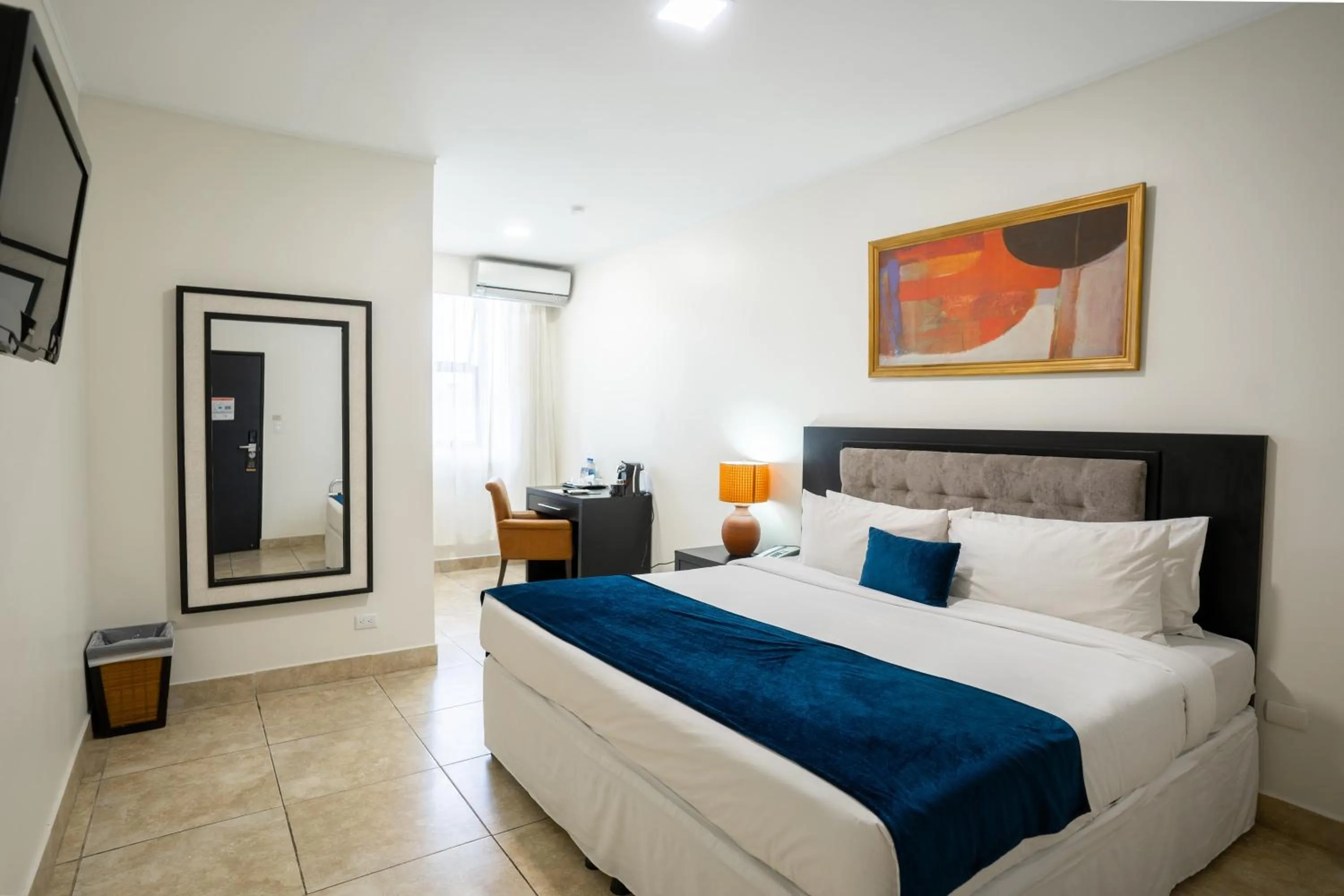 Photo of the whole room, Bed in KC Hotel San Jose