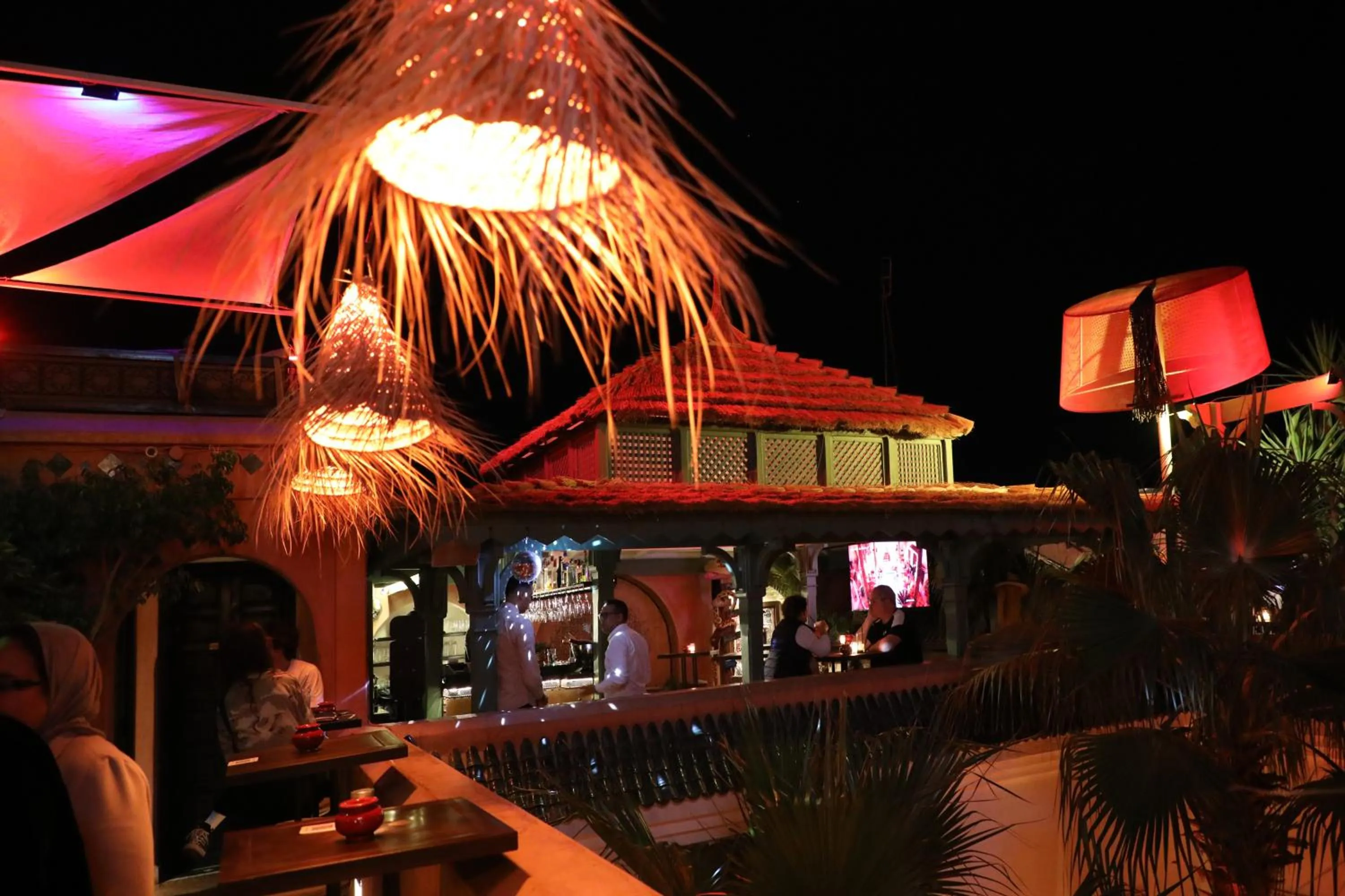 Restaurant/places to eat in Riad Monceau