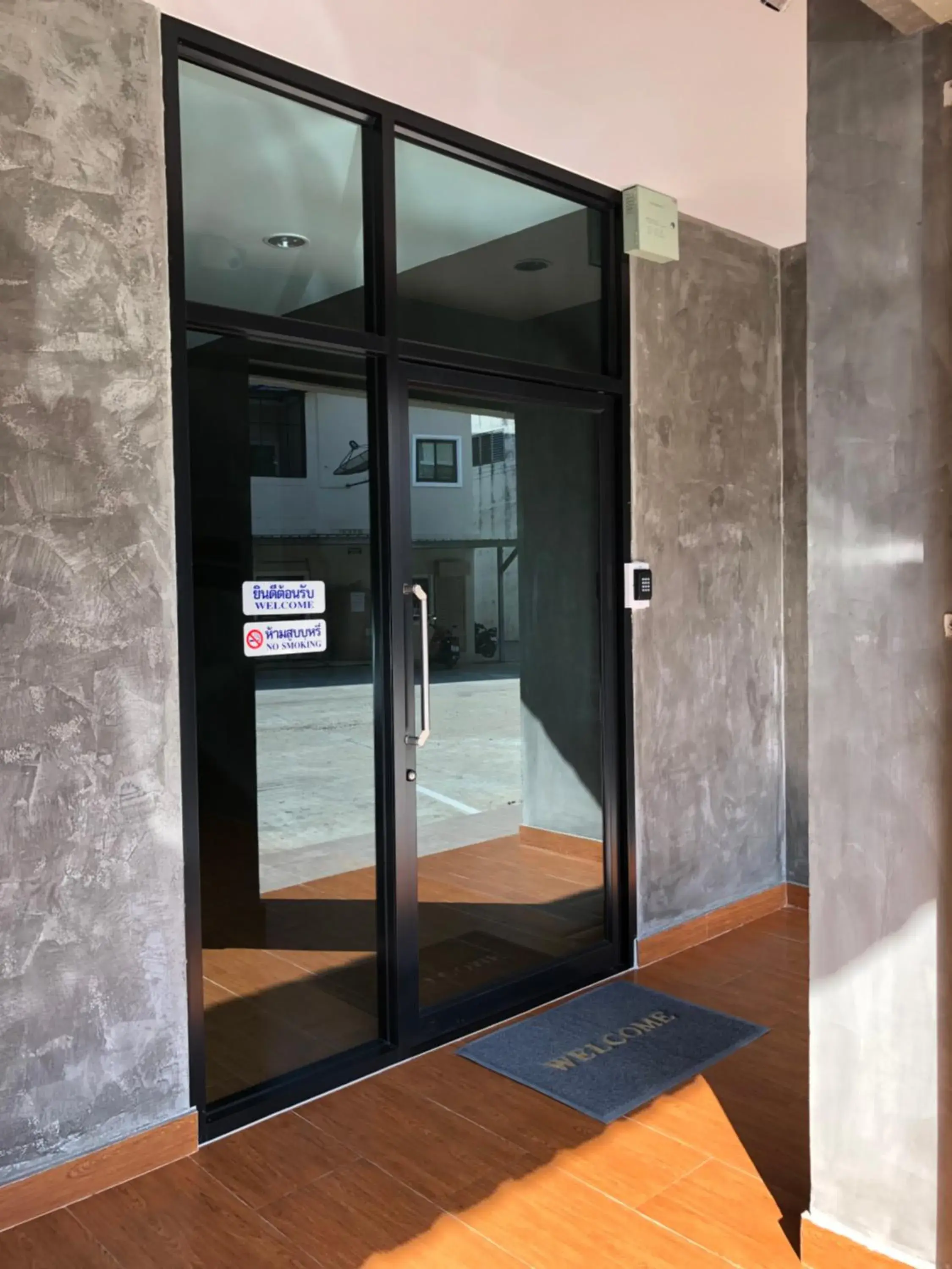 Facade/entrance in Rabbit Hotel Facade/entrance in Rabbit Hotel