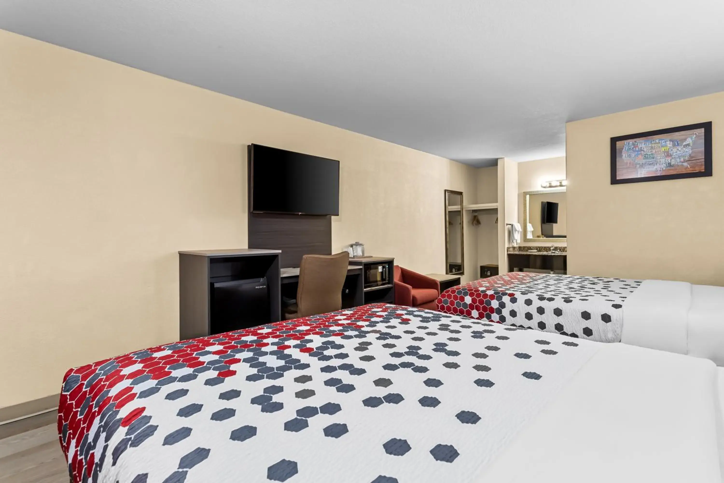 Queen Room with Two Queen Beds - Accessible/Non-Smoking in Econo Lodge Santa Rosa Queen Room with Two Queen Beds - Accessible/Non-Smoking in Econo Lodge Santa Rosa