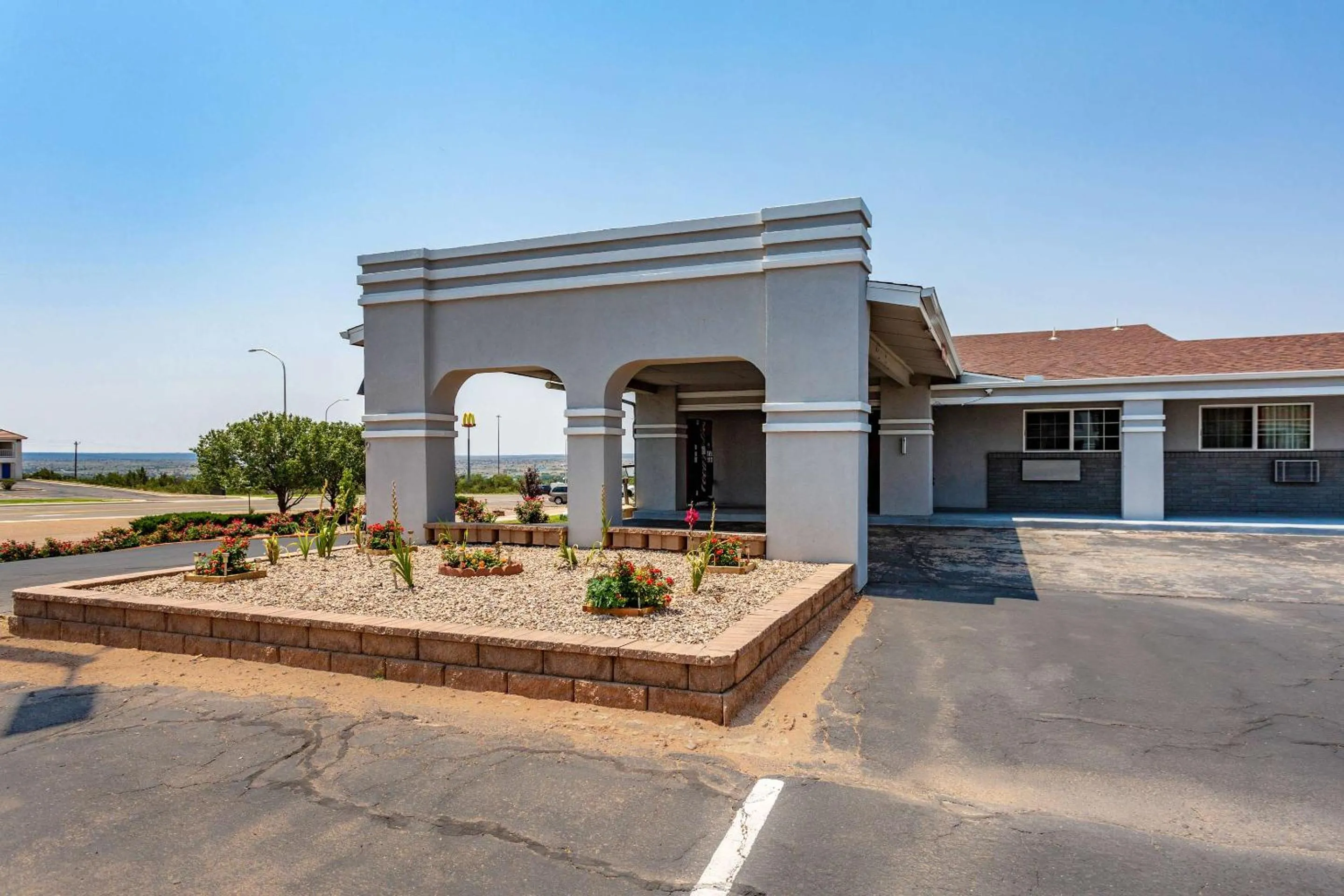 Property building in Econo Lodge Inn & Suites Santa Rosa