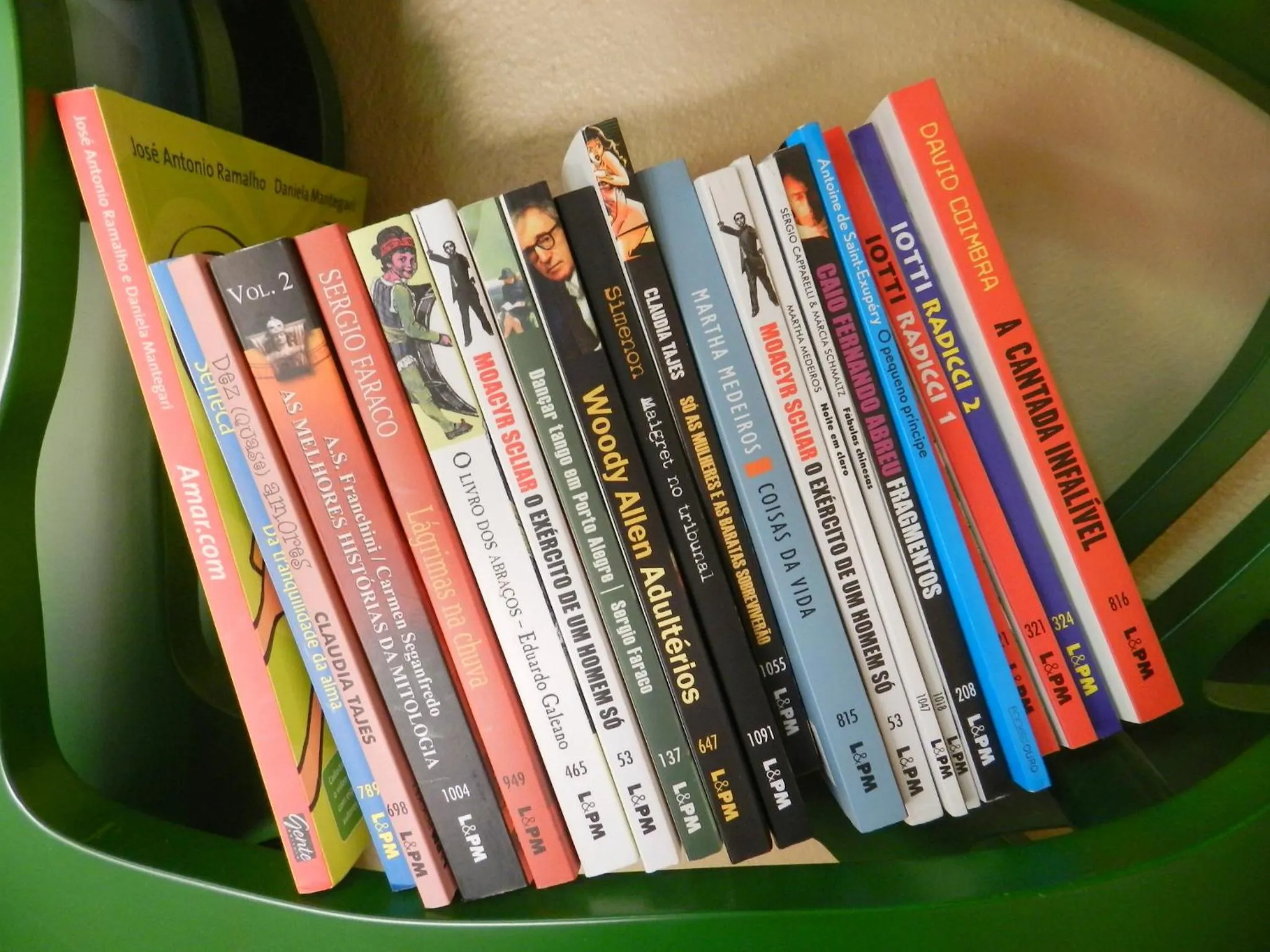 Library in Hotel Bangalôs da Serra