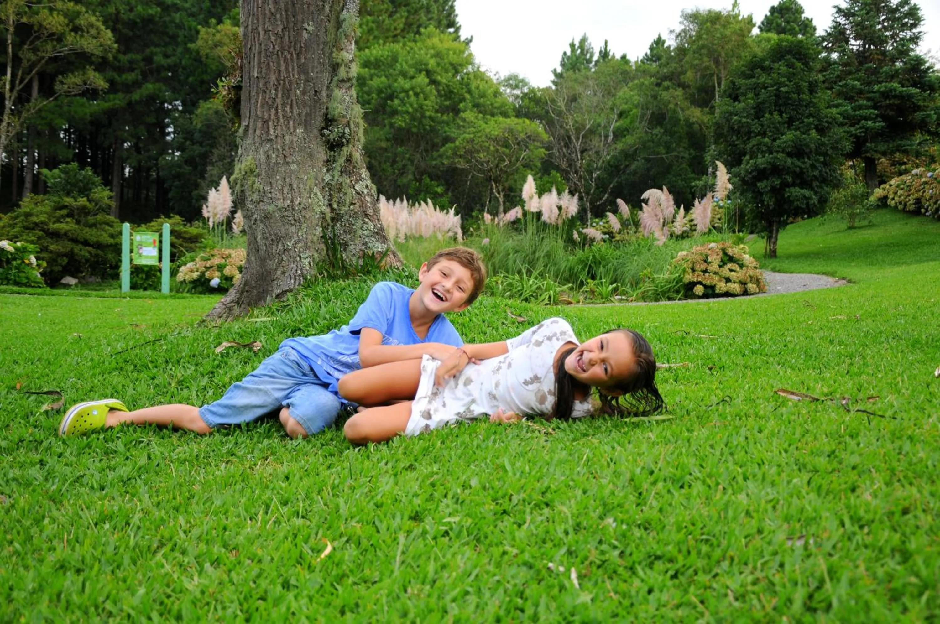 People in Hotel Bangalôs da Serra