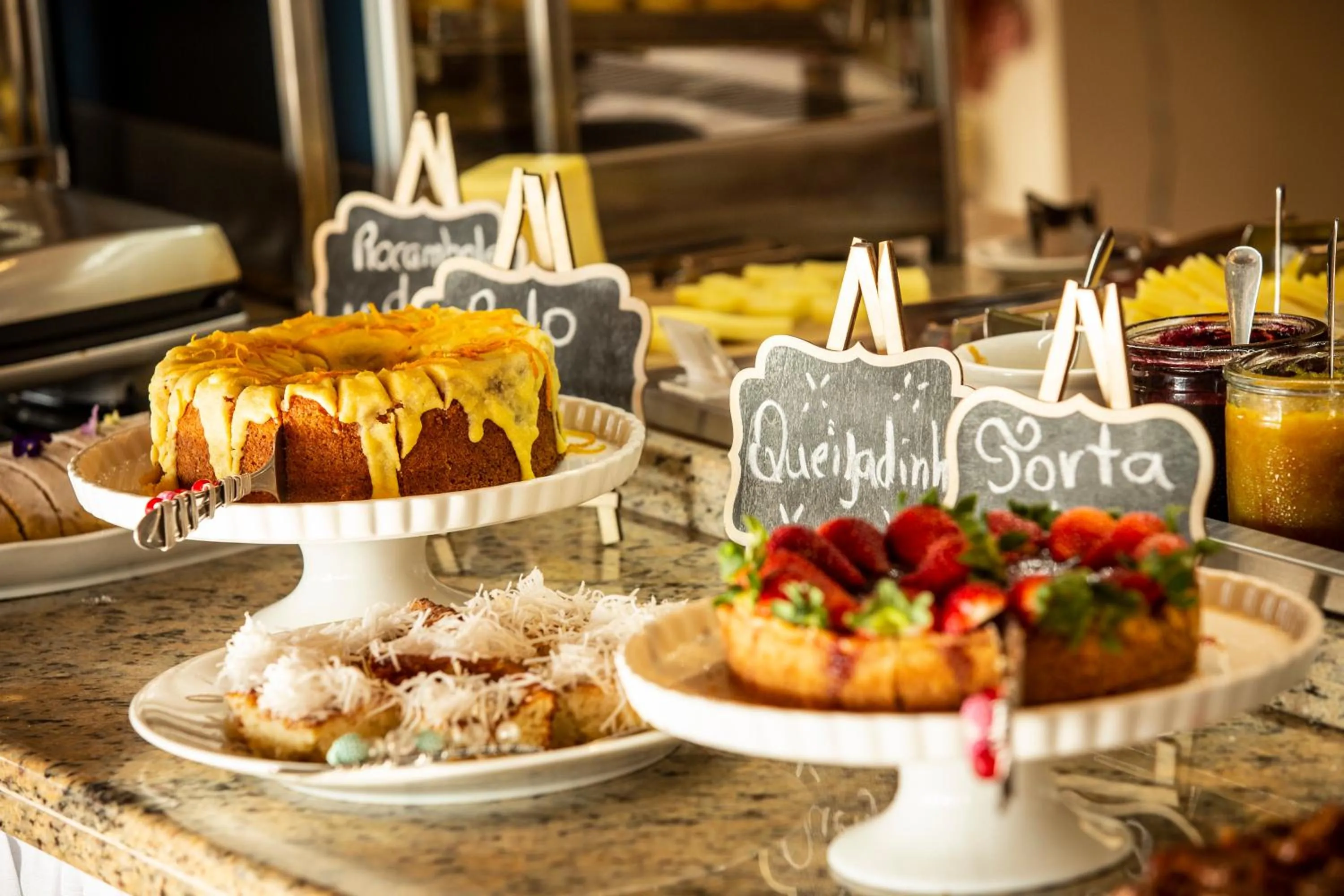 Food and drinks in Hotel Bangalôs da Serra