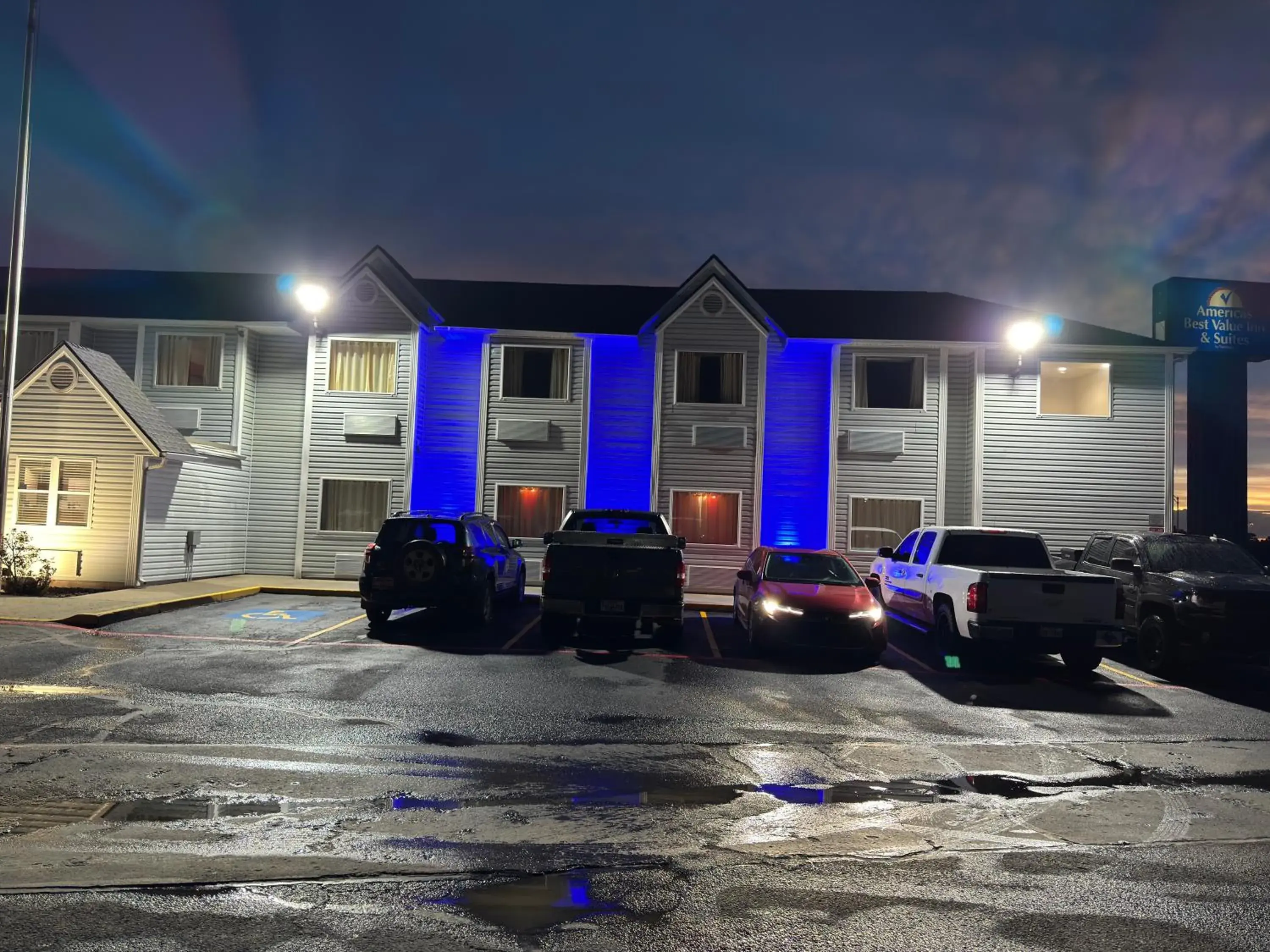 Property building in Americas Best Value Inn and Suites Ada Property building in Americas Best Value Inn and Suites Ada