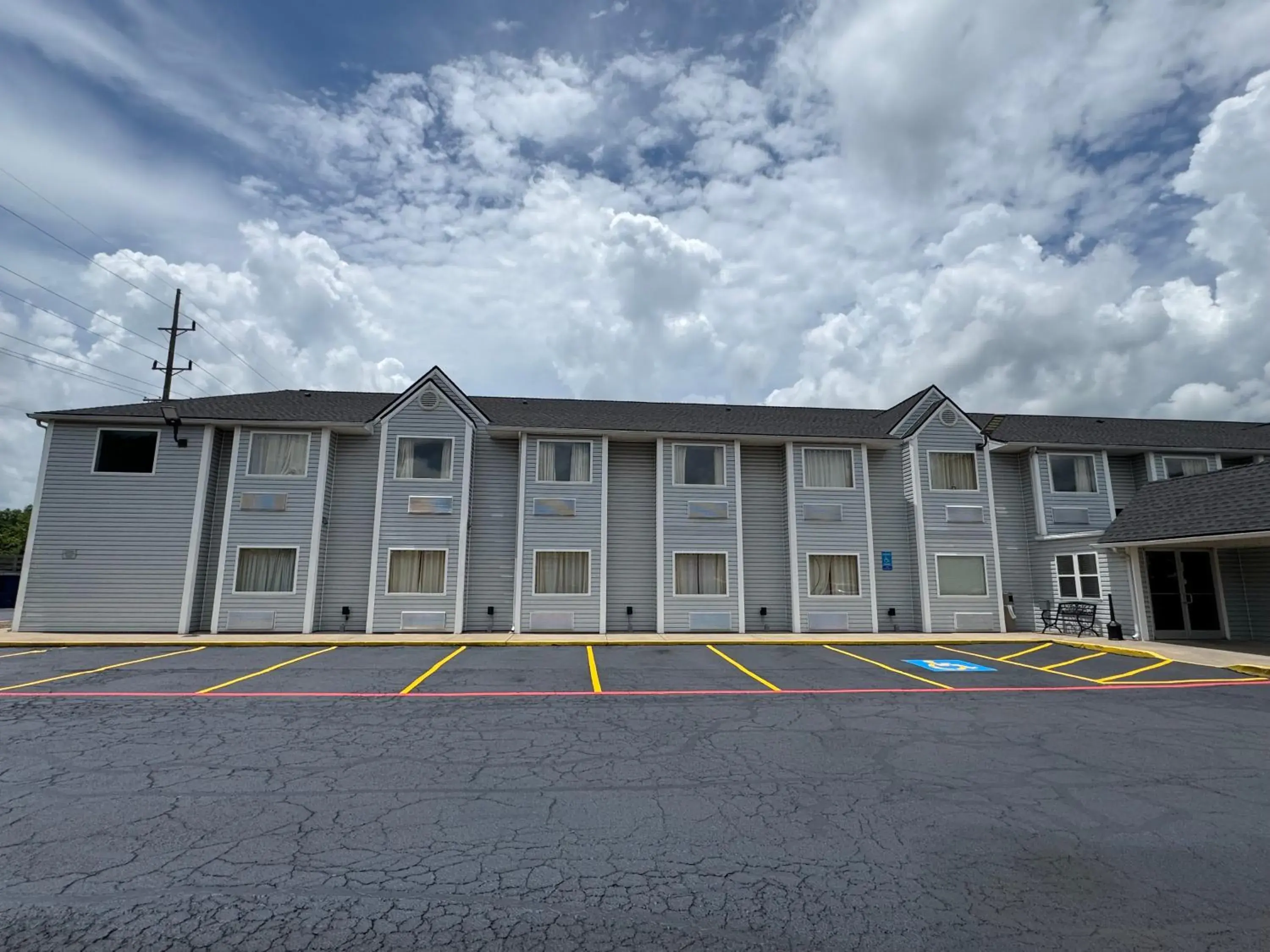 Property building in Americas Best Value Inn and Suites Ada Property building in Americas Best Value Inn and Suites Ada
