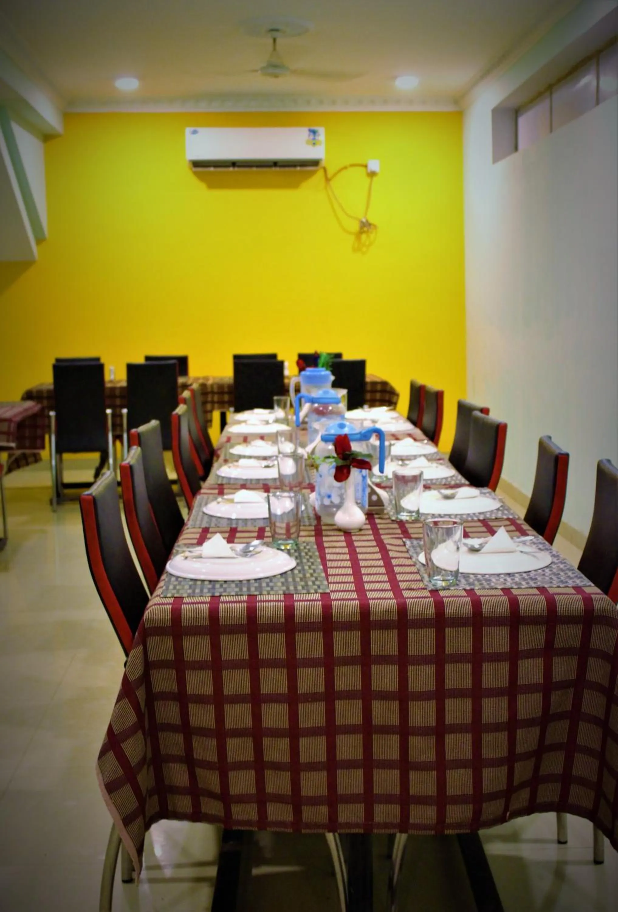 Restaurant/places to eat in HOTEL PARK LAGOON