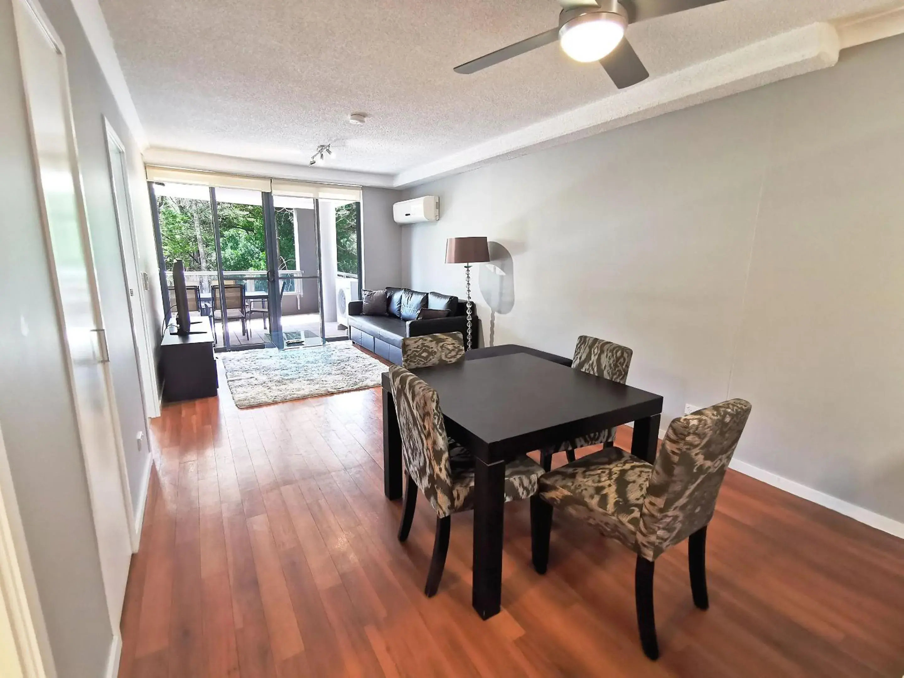 Standard Two-Bedroom Apartment in Inn on the Park Apartments Standard Two-Bedroom Apartment in Inn on the Park Apartments