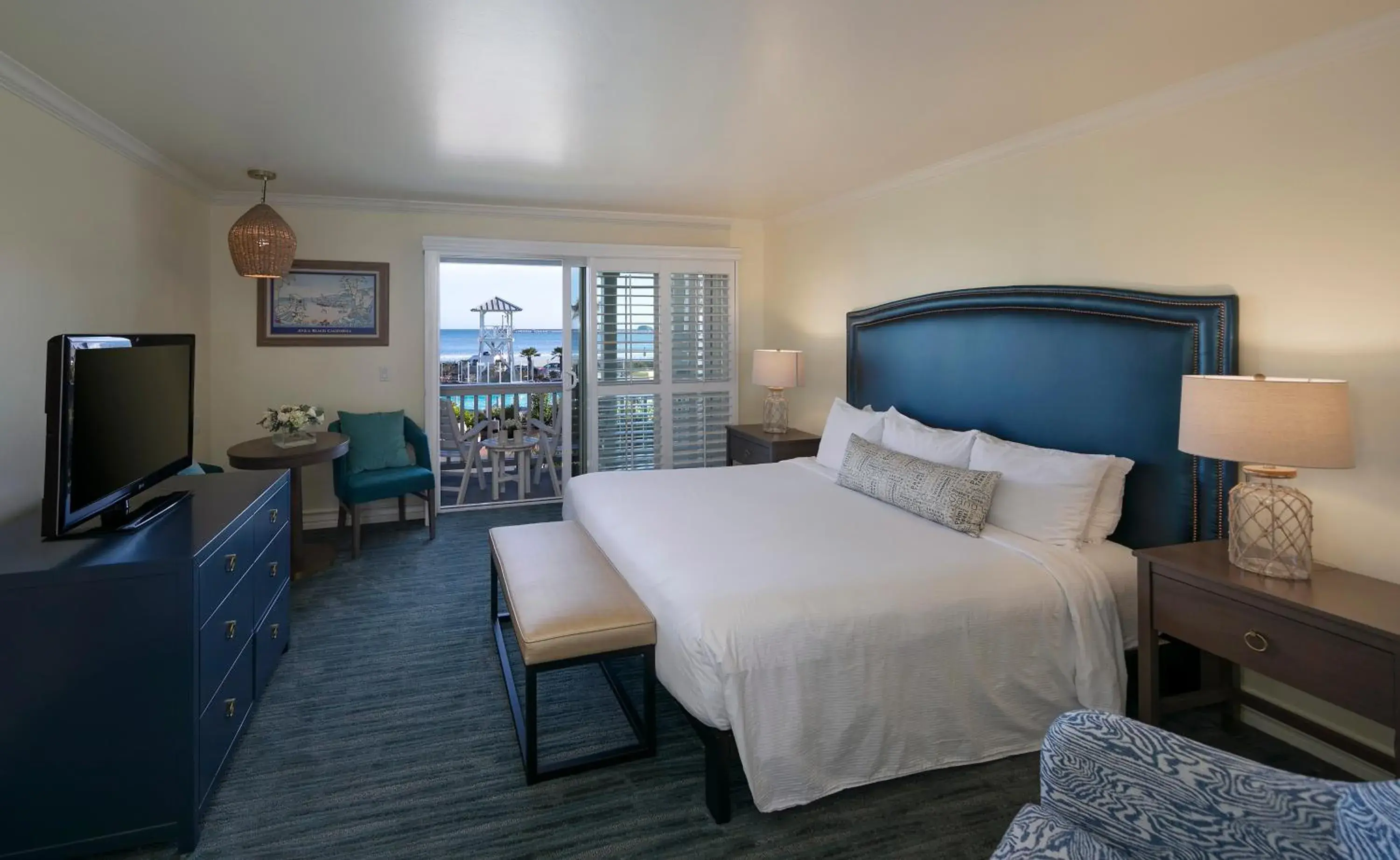 Bed in Avila Lighthouse Suites Bed in Avila Lighthouse Suites