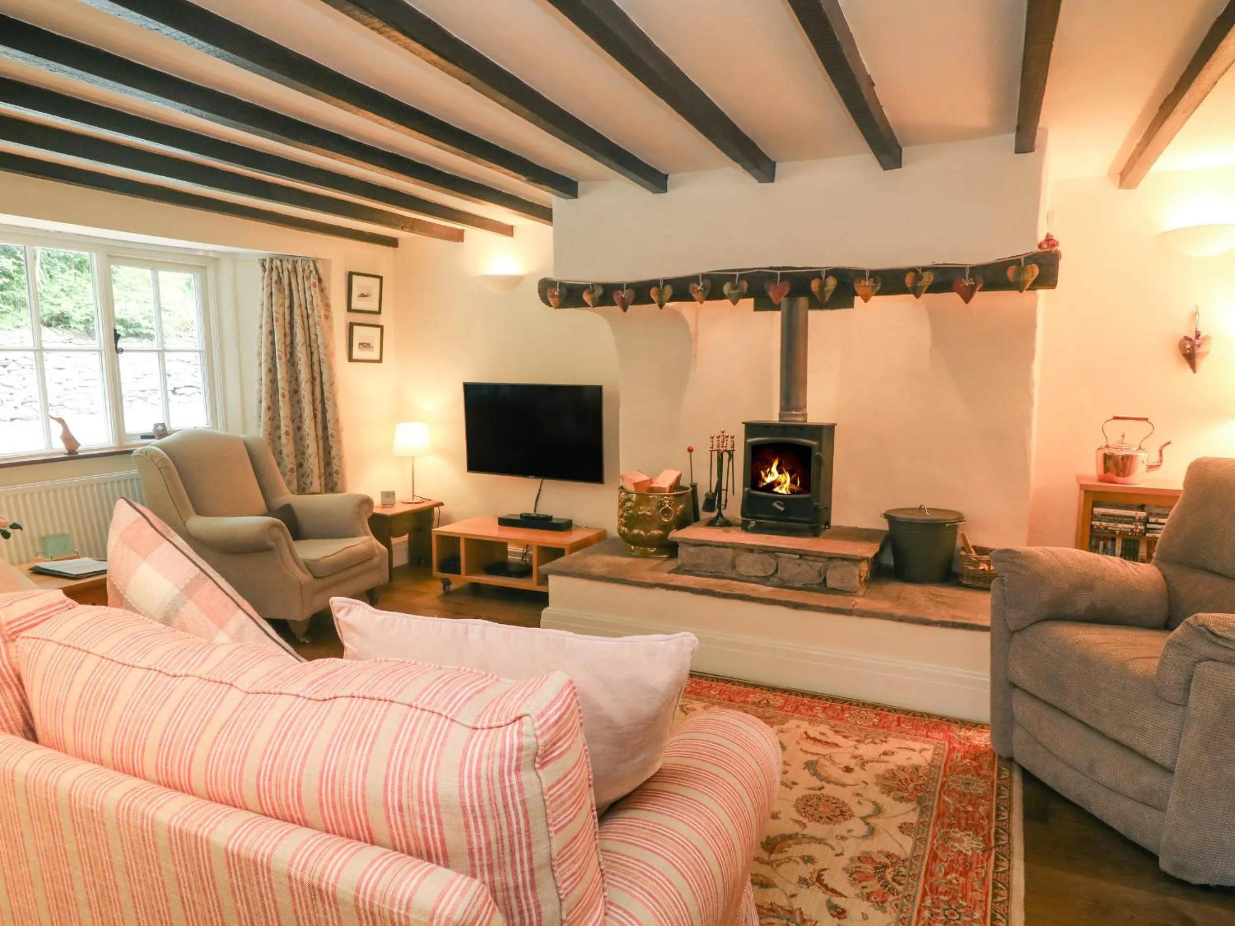 2 Storrs Cottages