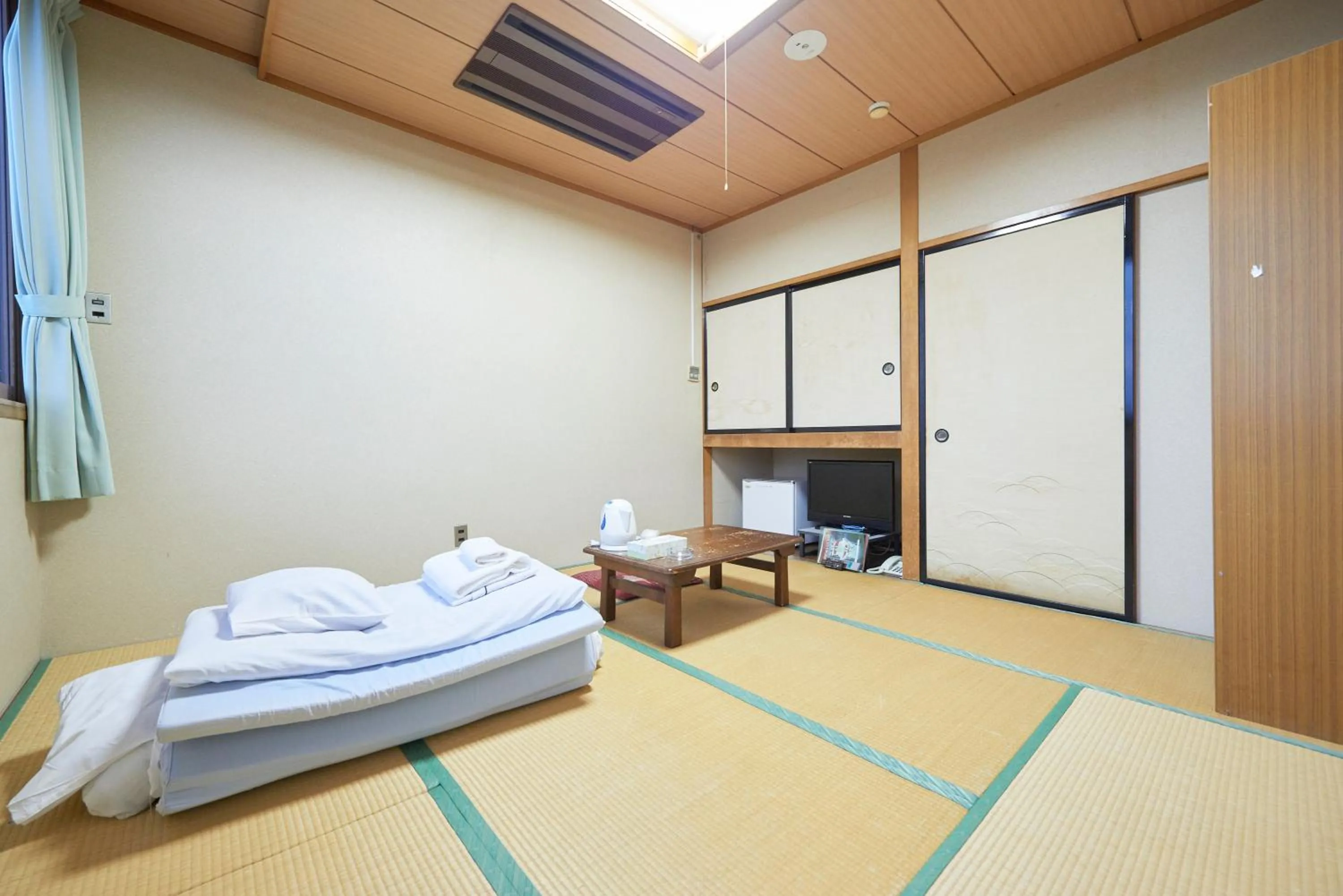 Photo of the whole room, Bed in Hotel Select Inn Furukawa
