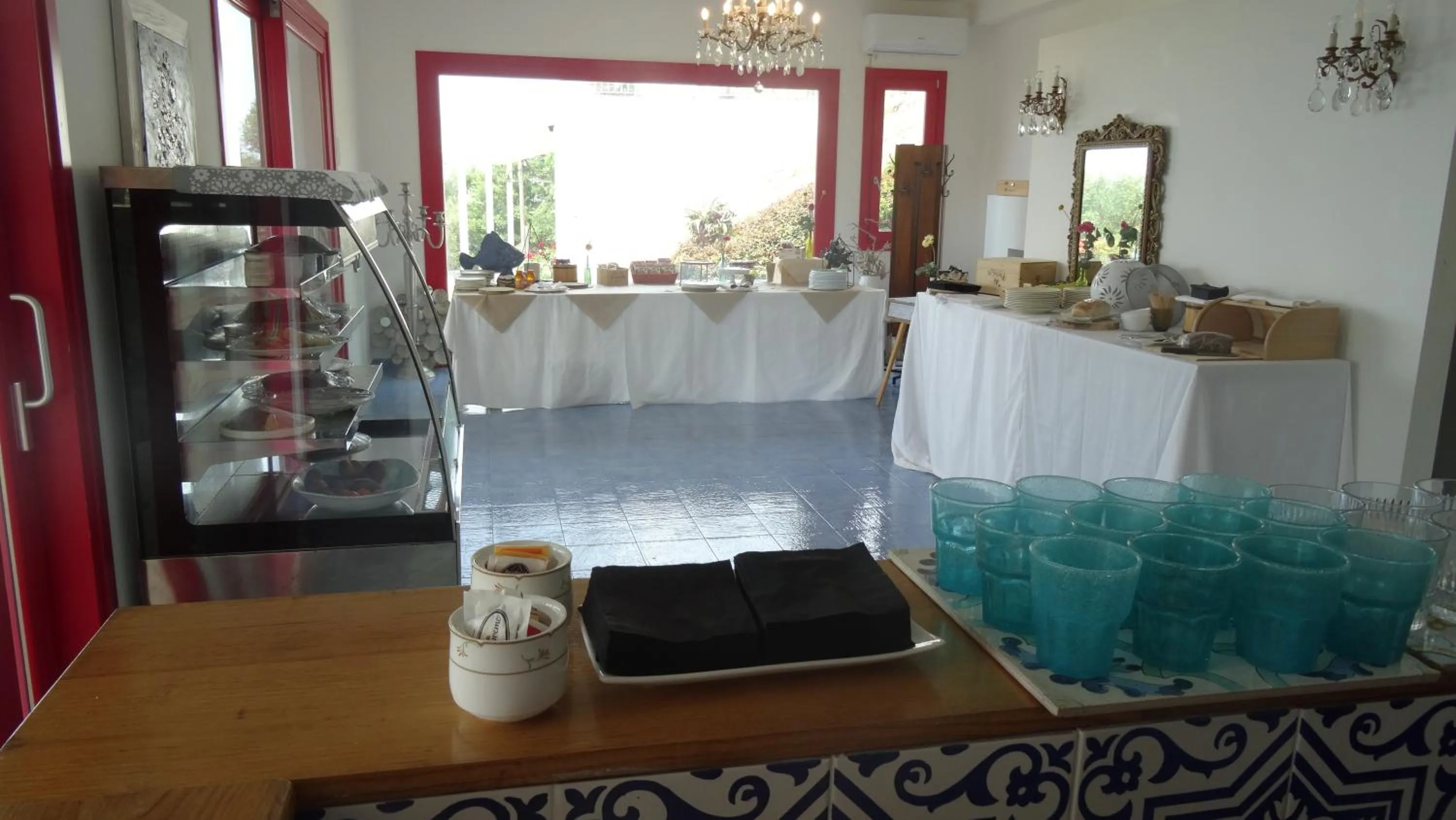 Buffet breakfast in Borgo Rosso di Sera - Resort Country Chic