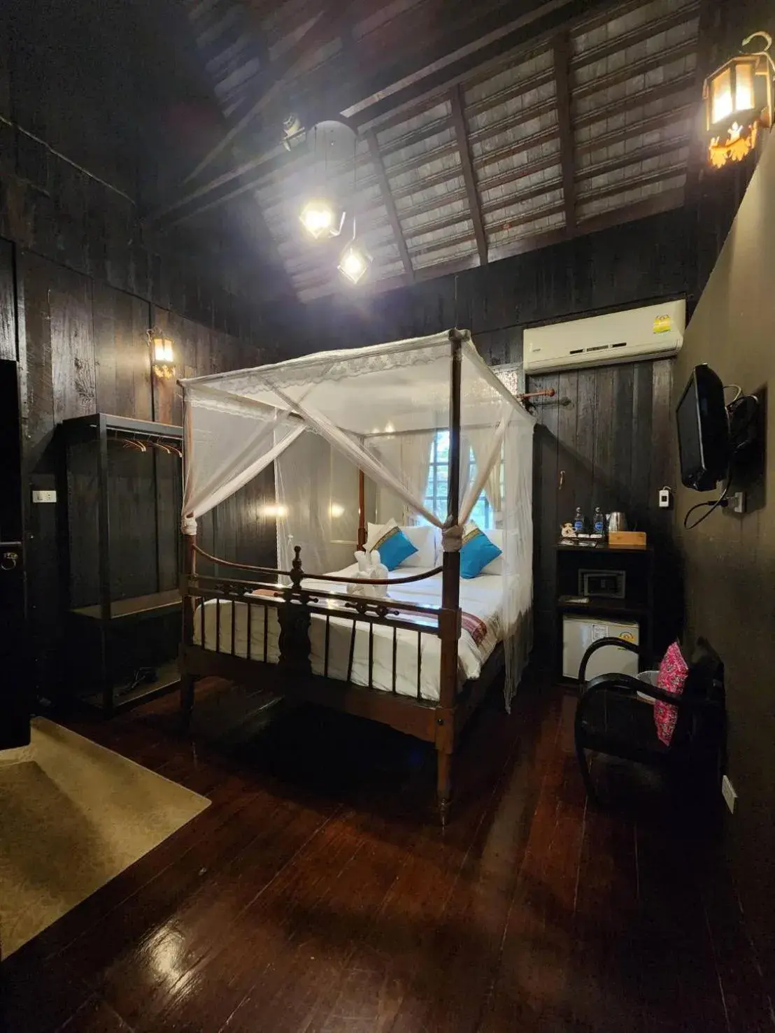 Bed in Club One Seven Gaymen Chiang Mai Bed in Club One Seven Gaymen Chiang Mai