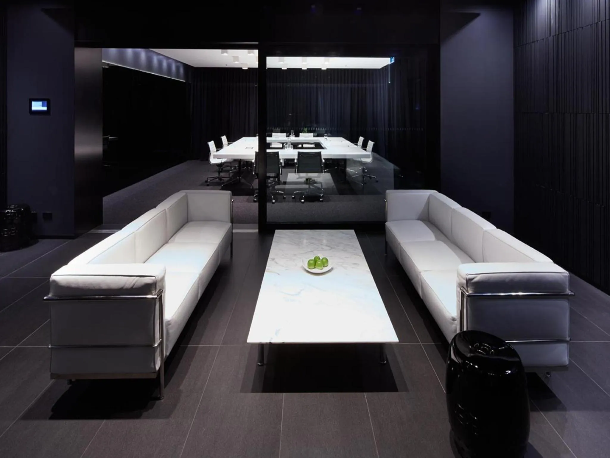 Business facilities in Hotel Realm