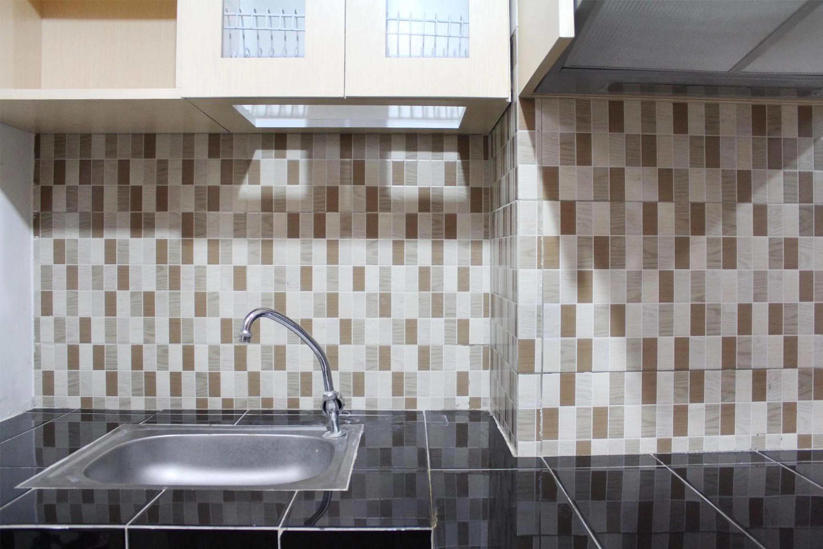 Kitchen or kitchenette, Kitchen/Kitchenette in OYO 266 Margonda Residence 5