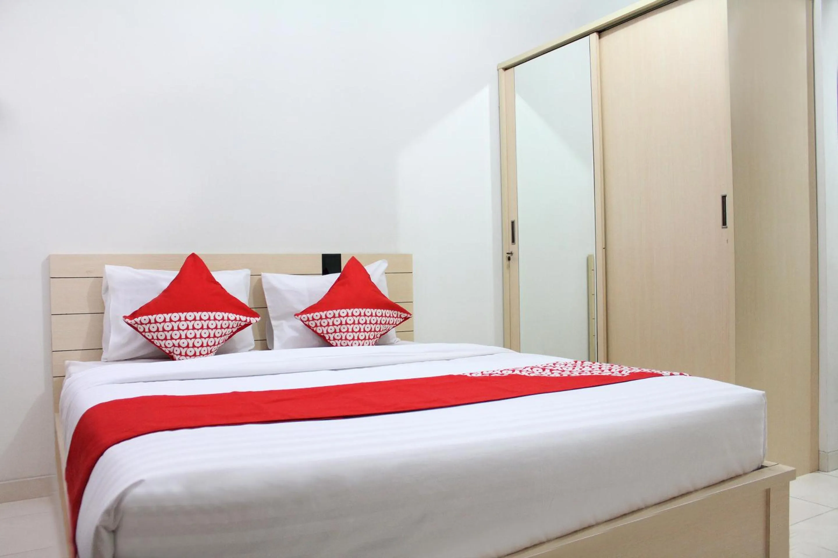 Bedroom in OYO 266 Margonda Residence 5