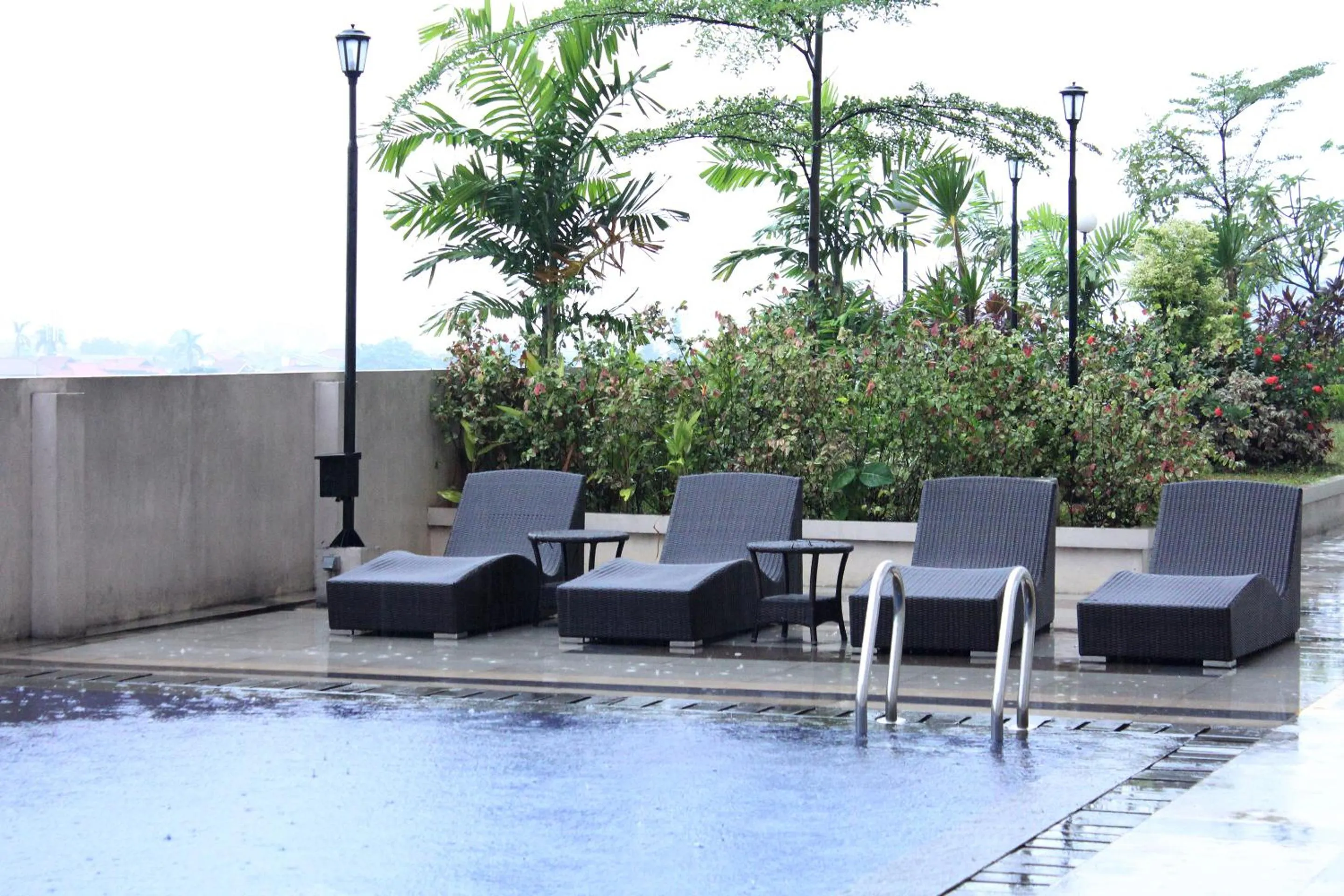 Swimming Pool in OYO 266 Margonda Residence 5