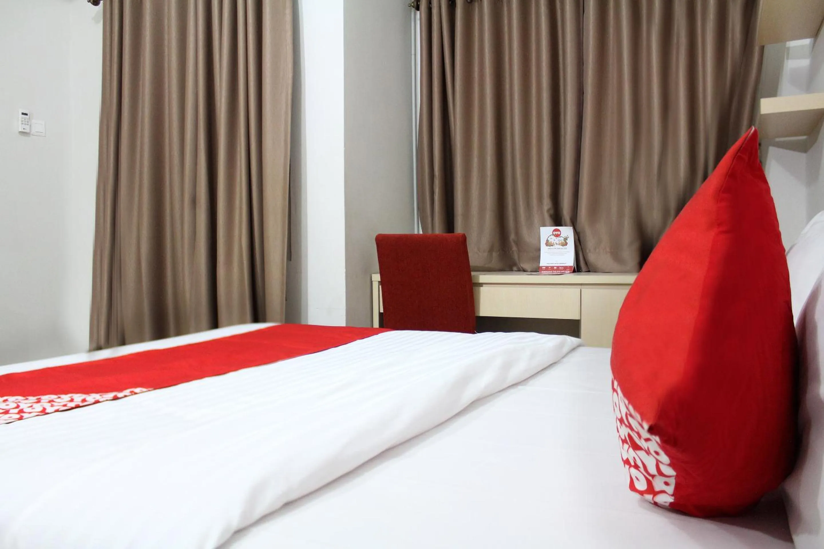 Bedroom in OYO 266 Margonda Residence 5