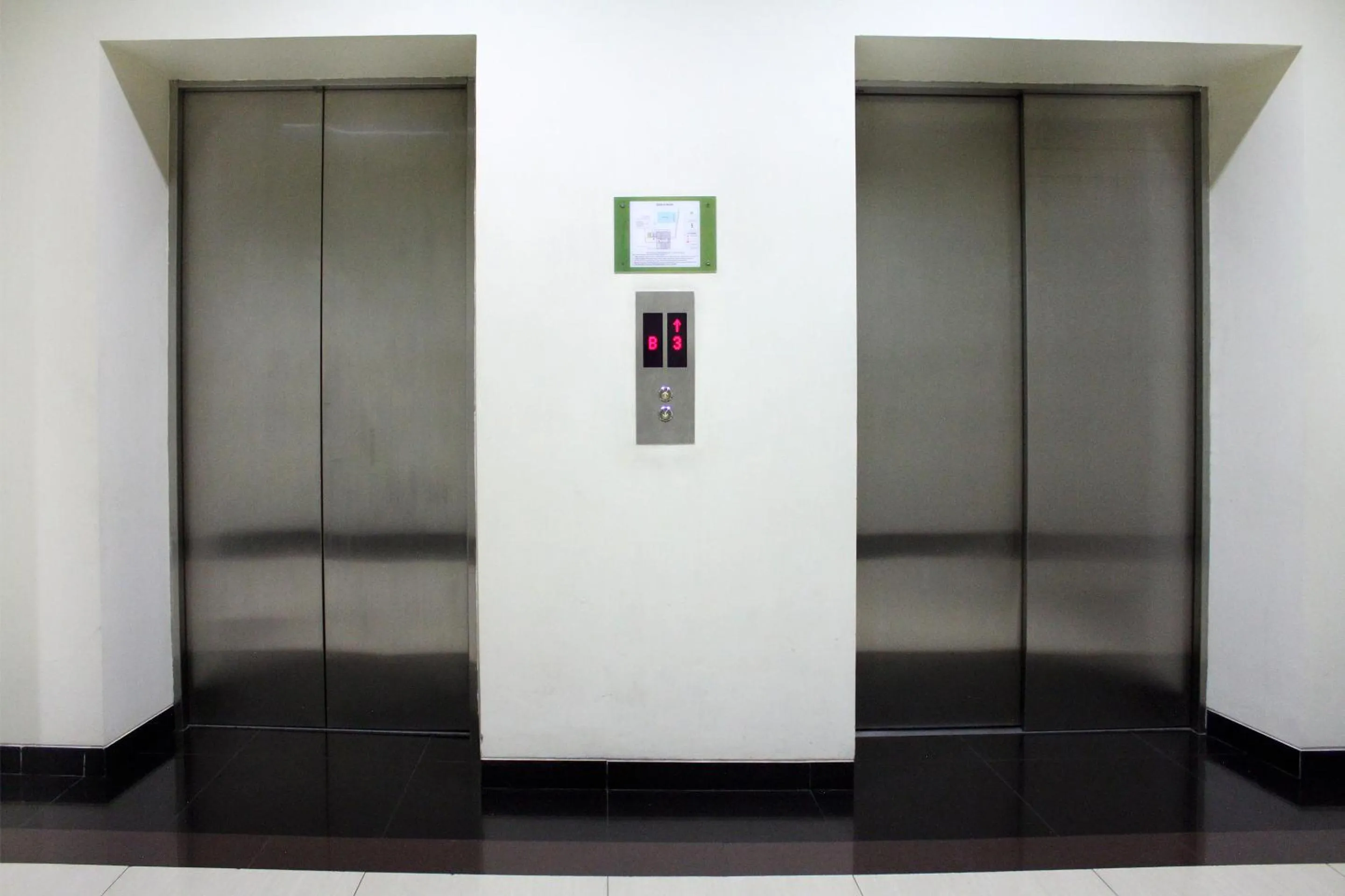 Area and facilities in OYO 266 Margonda Residence 5