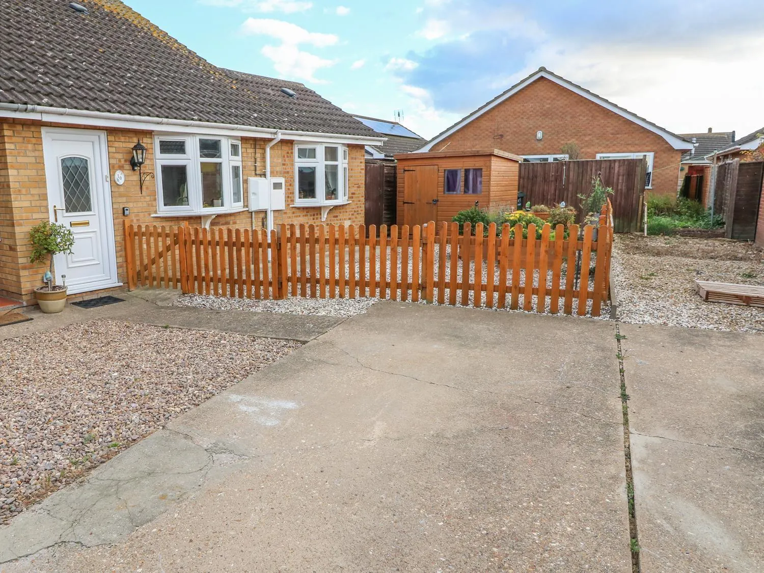 Bumble Bee Cottage