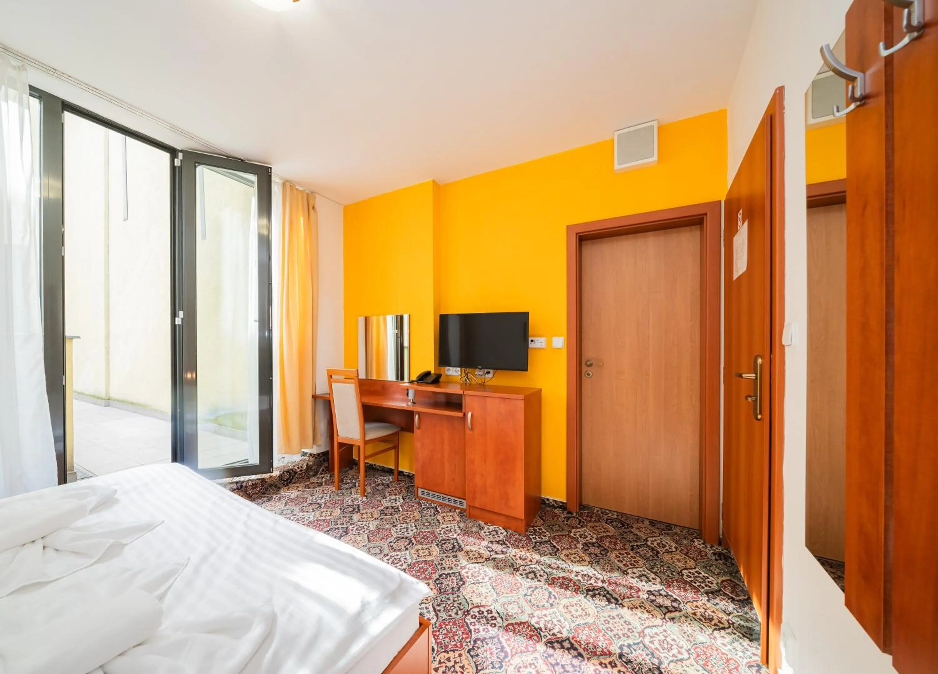 Bed in City Central De Luxe