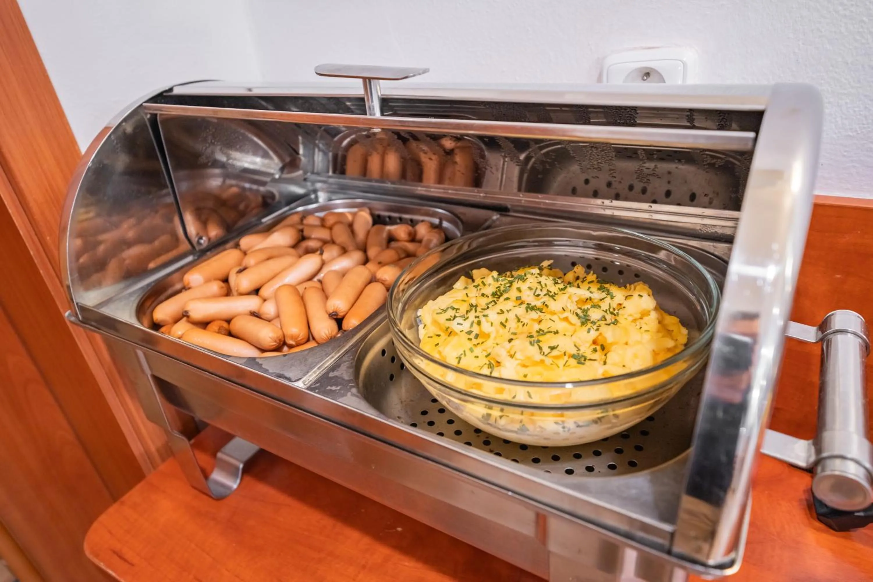 Buffet breakfast in City Central De Luxe