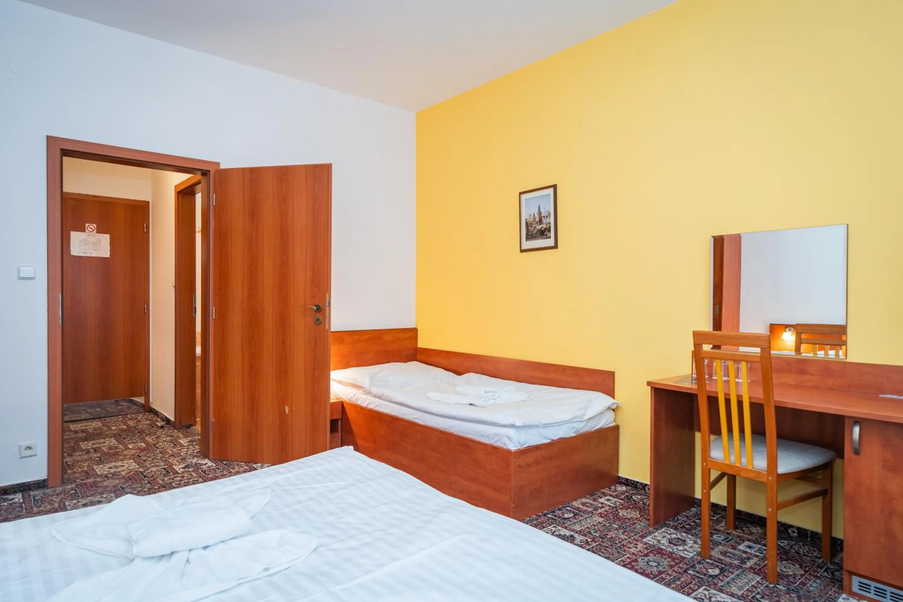 Bed in City Central De Luxe