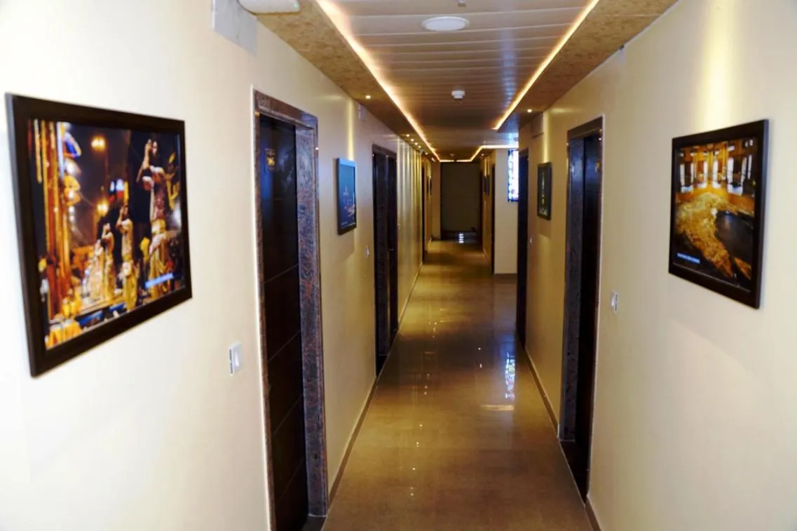 acessibility in HOTEL SHIVOY GRAND