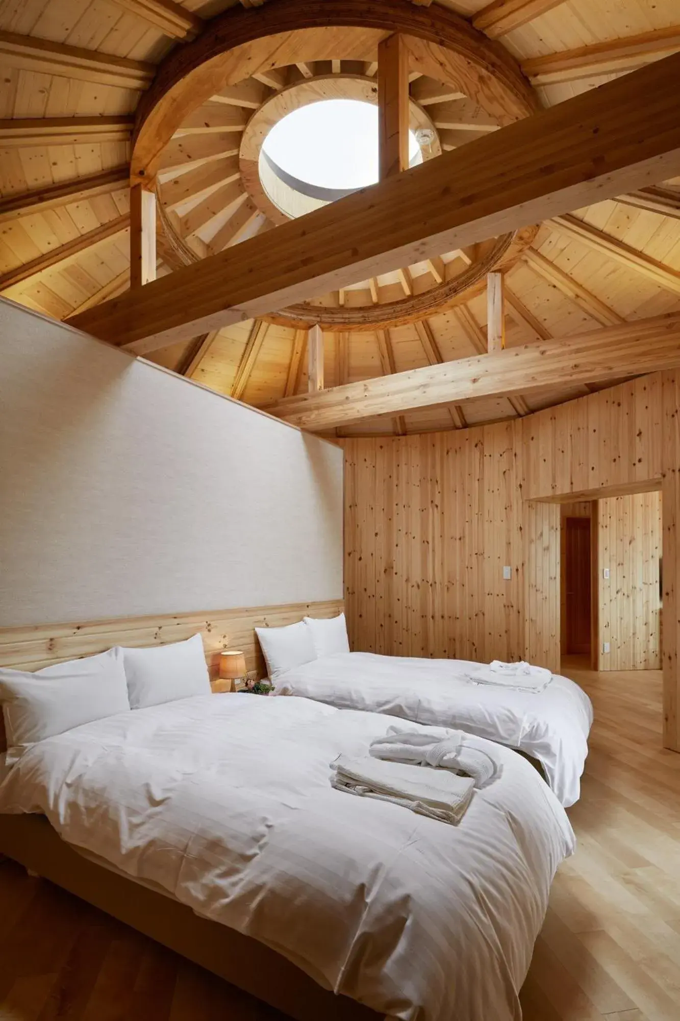 Bed in GRAND CHARIOT Hokutoshichisei 135° Bed in GRAND CHARIOT Hokutoshichisei 135°