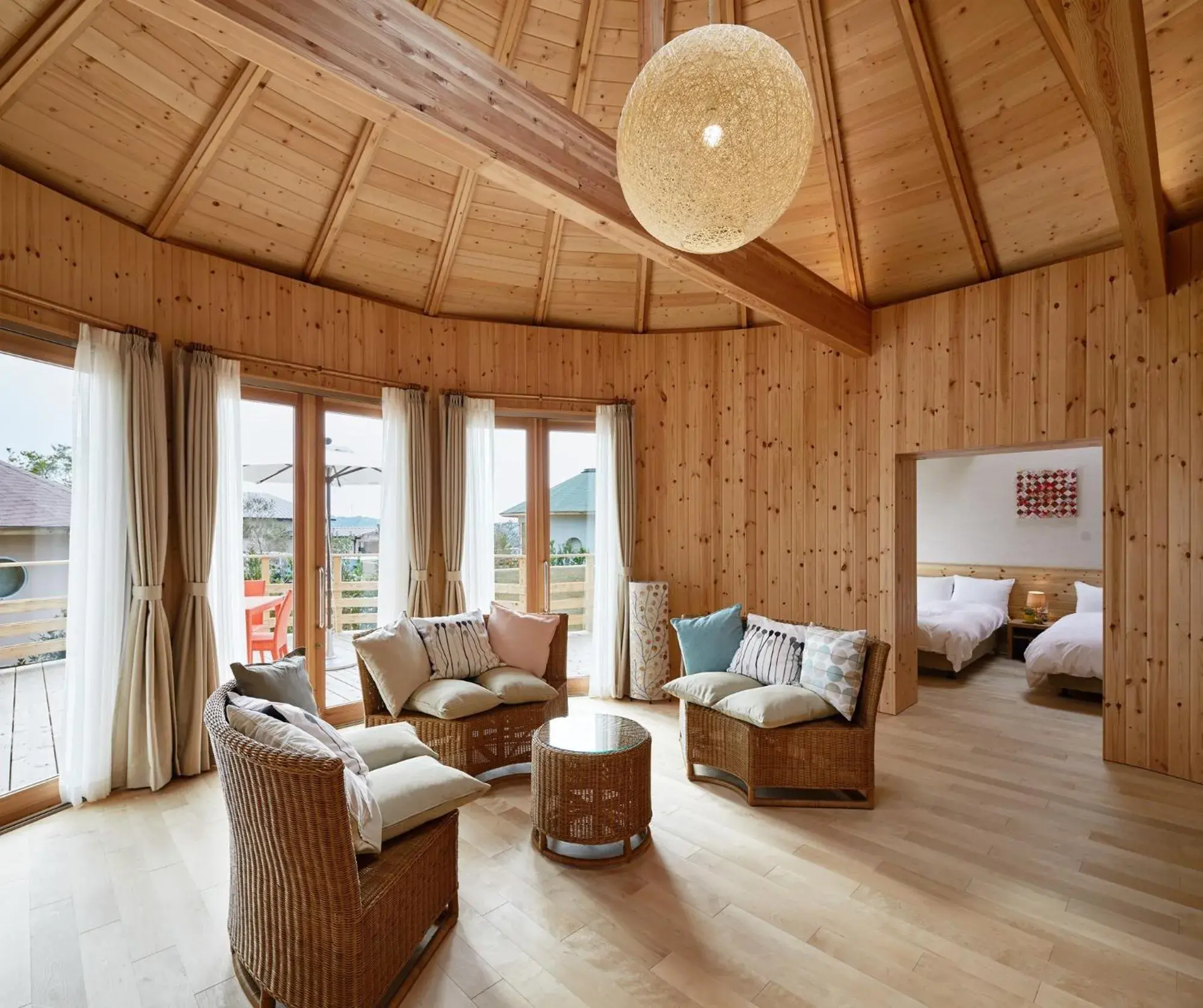 Living room, Bed in GRAND CHARIOT Hokutoshichisei 135° Living room, Bed in GRAND CHARIOT Hokutoshichisei 135°