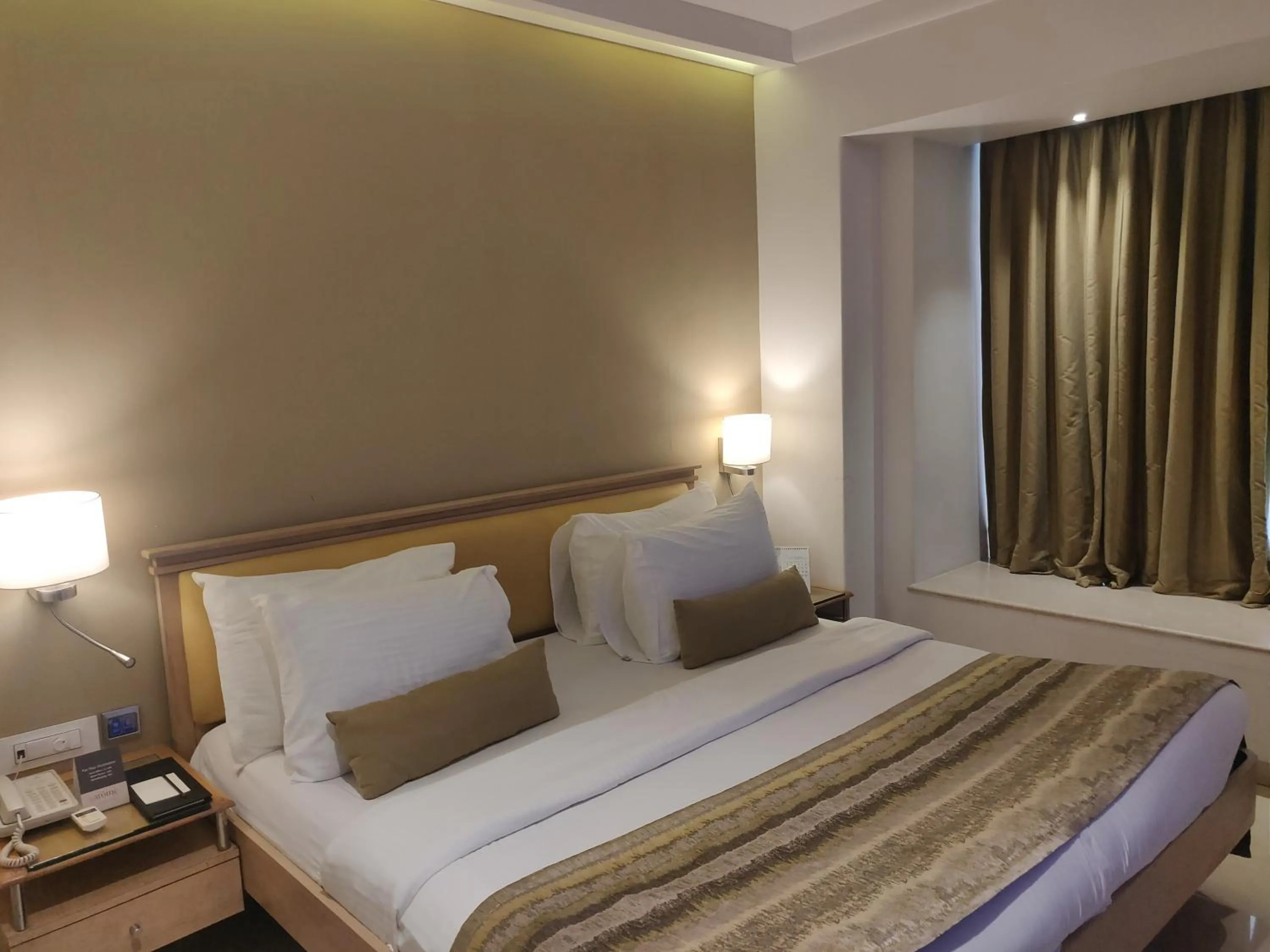 Bed in Hotel Suncity Apollo - Gateway Of India