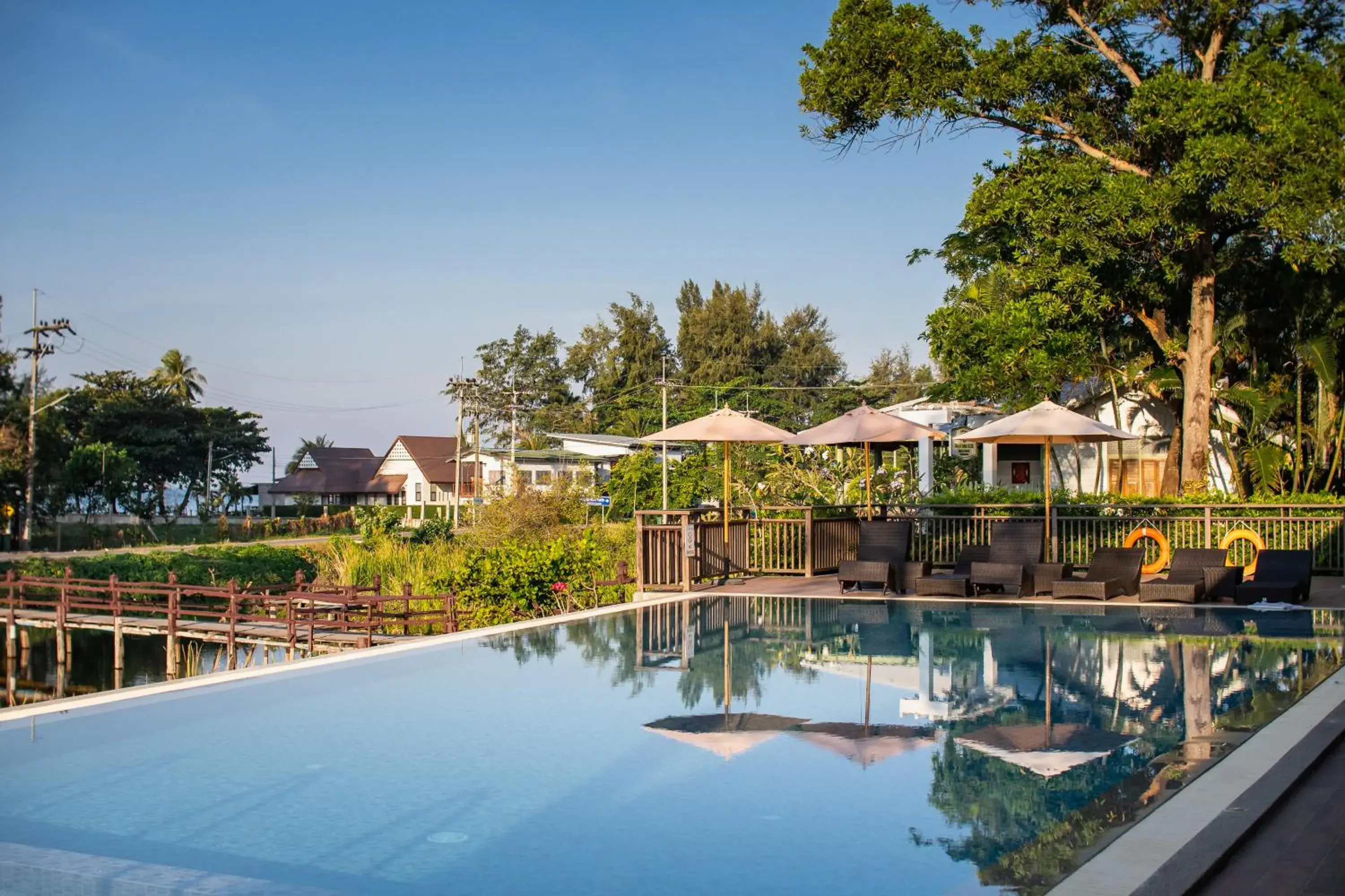 Pool view in Baan Pun Sook Resort Pool view in Baan Pun Sook Resort