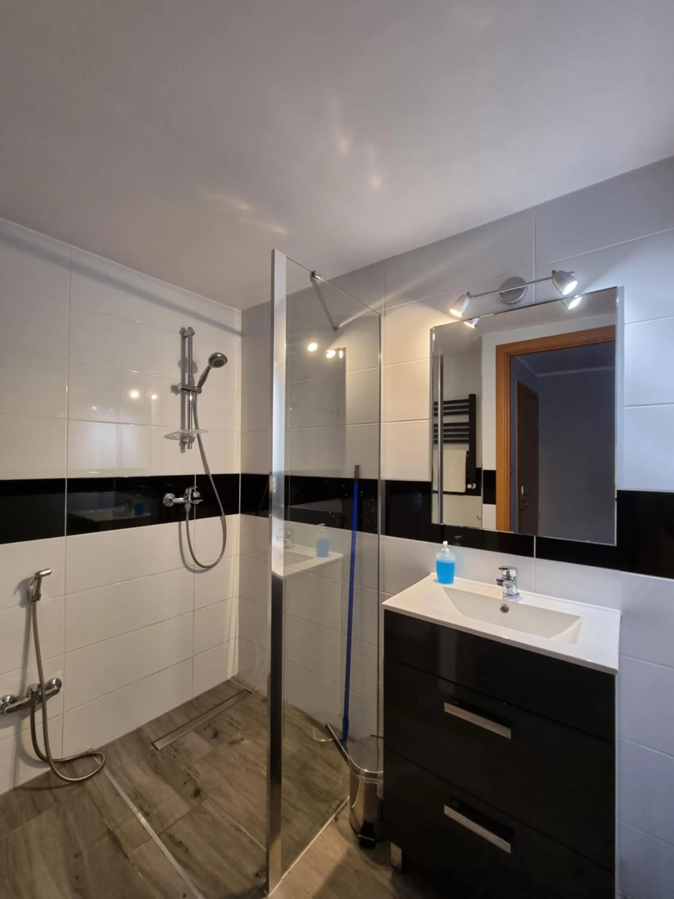 Shower in SCOTS pokoje gościnne