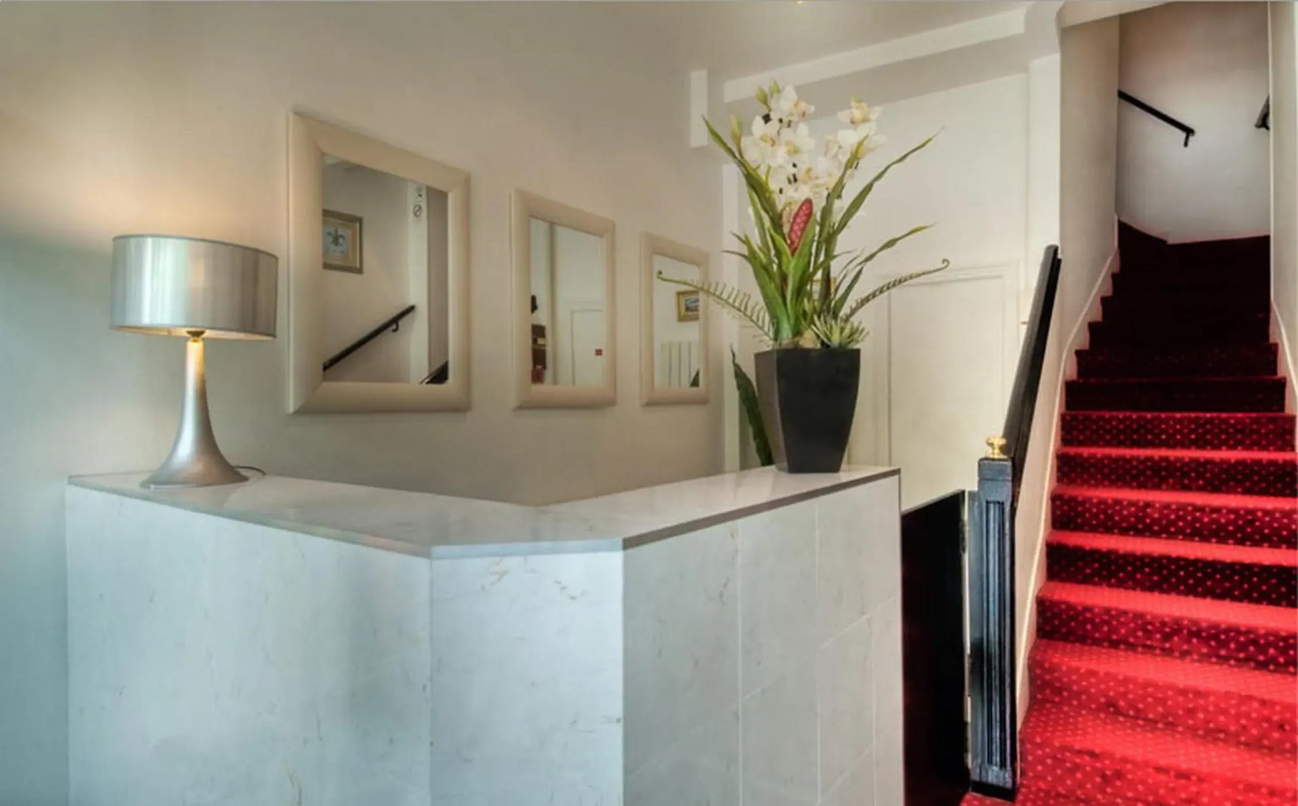 Lobby or reception in Hôtel Edgar Quinet Lobby or reception in Hôtel Edgar Quinet