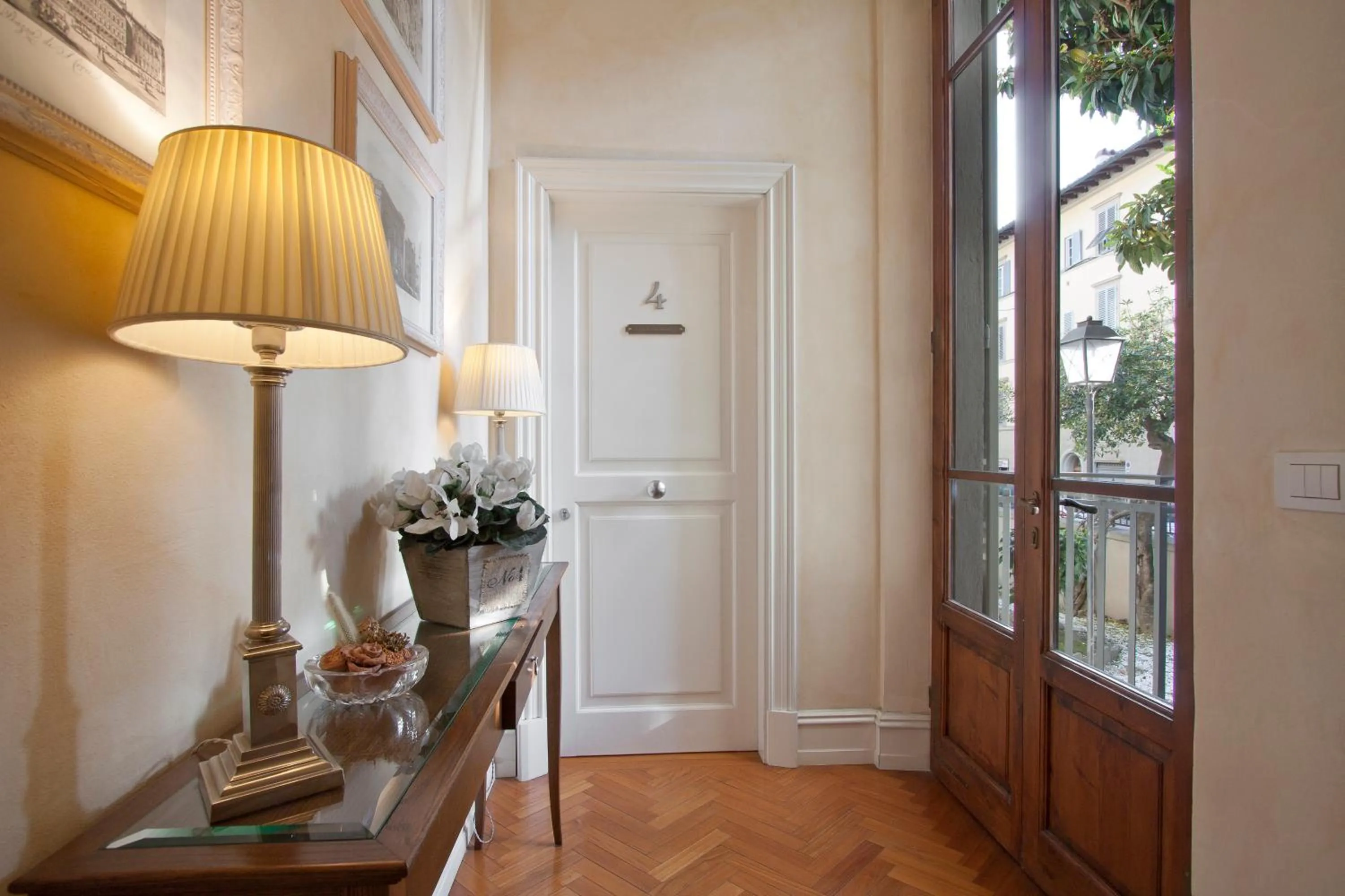 Decorative detail in Serristori Palace Residence