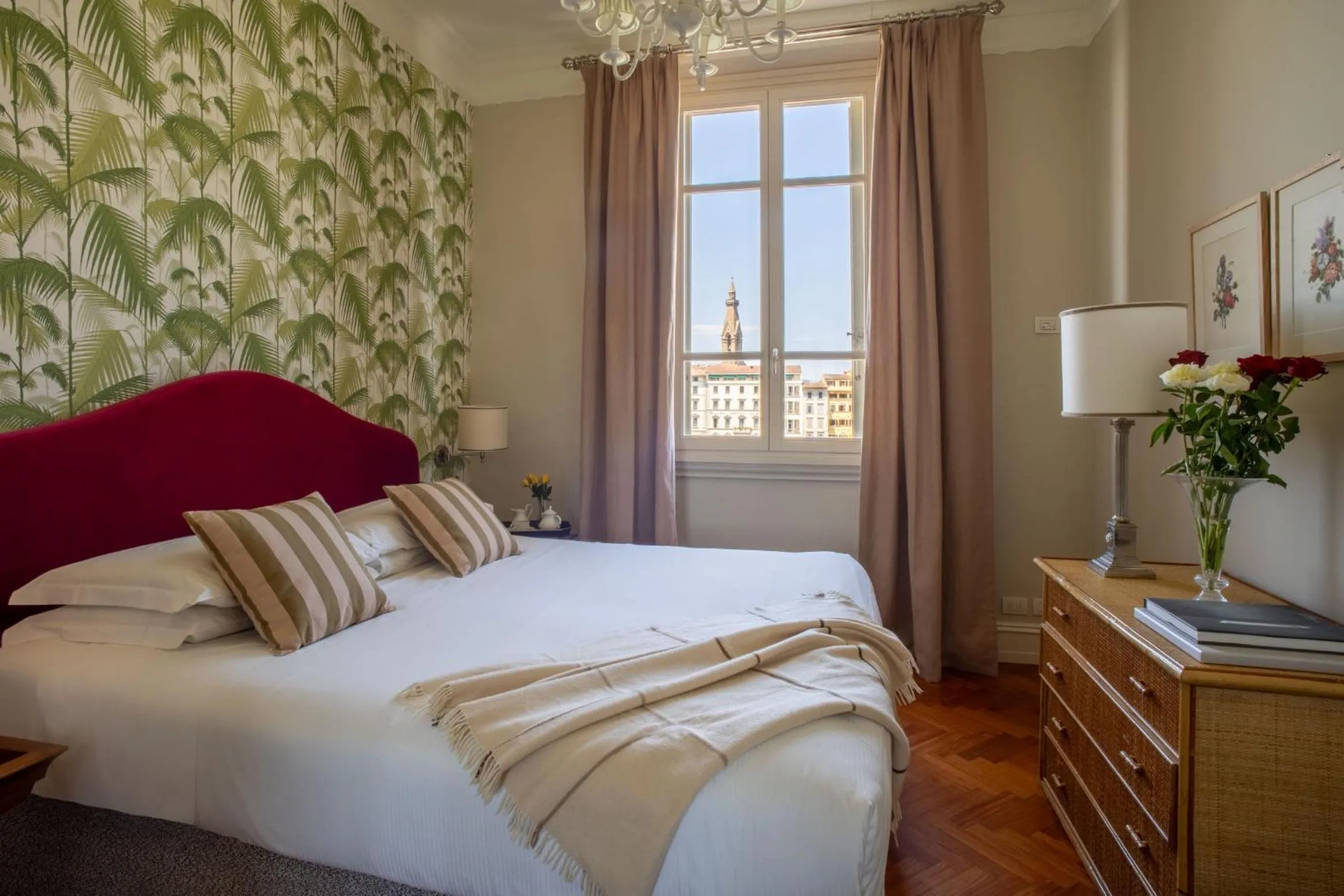 Bed in Serristori Palace Residence