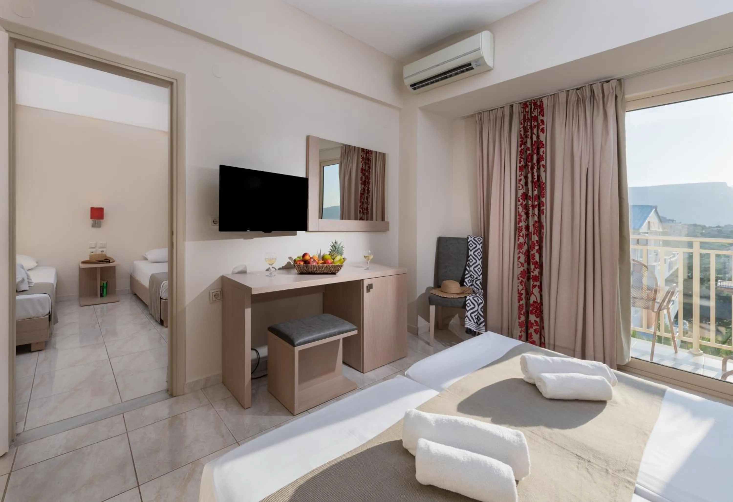 TV and multimedia, Bed in Marilena Hotel