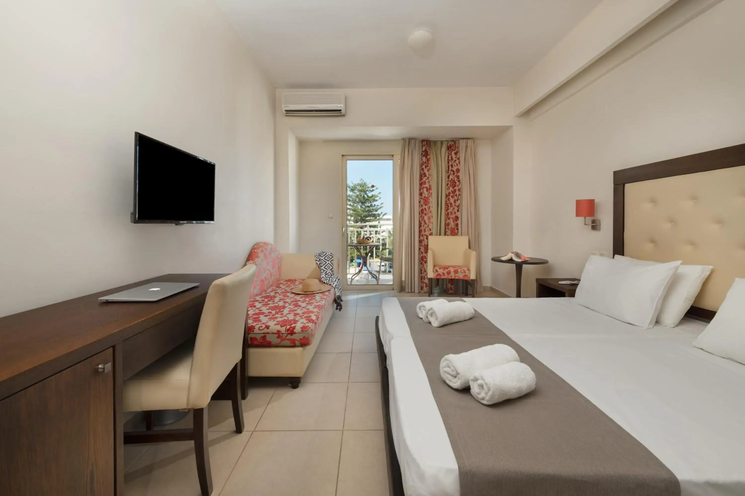 TV and multimedia, Bed in Marilena Hotel TV and multimedia, Bed in Marilena Hotel