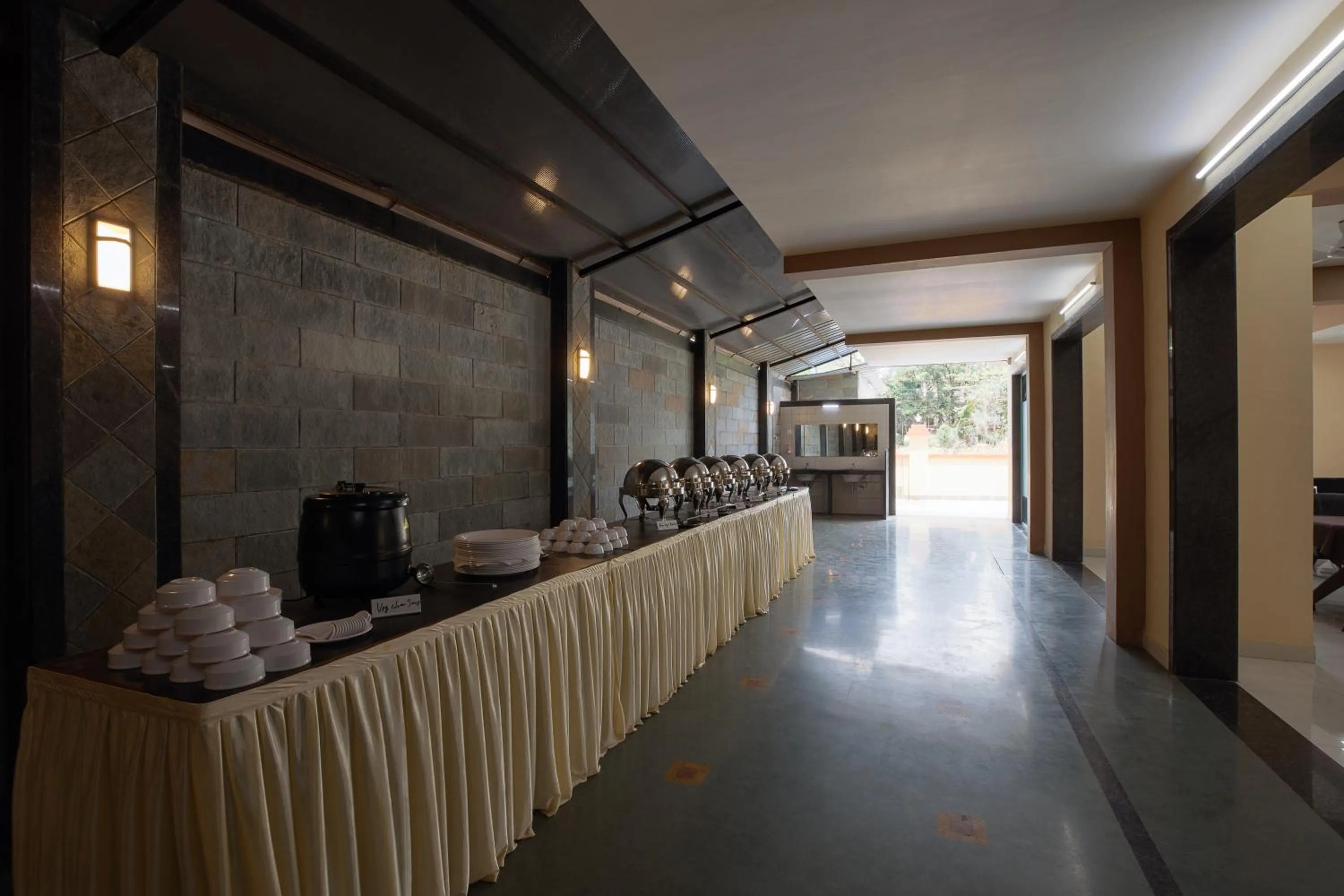 Restaurant/places to eat in City Palace Resort