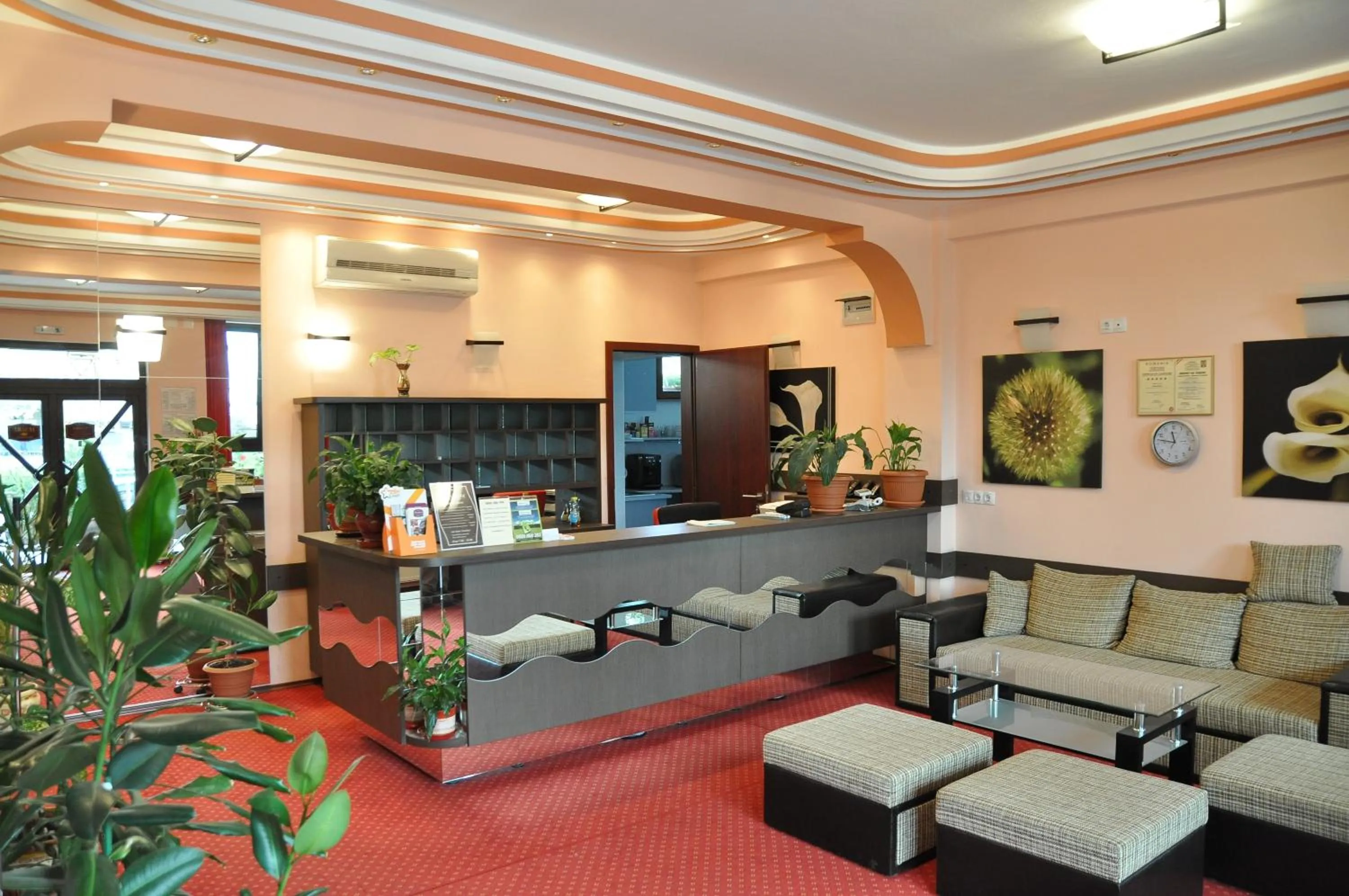 Lobby or reception in Pensiunea President