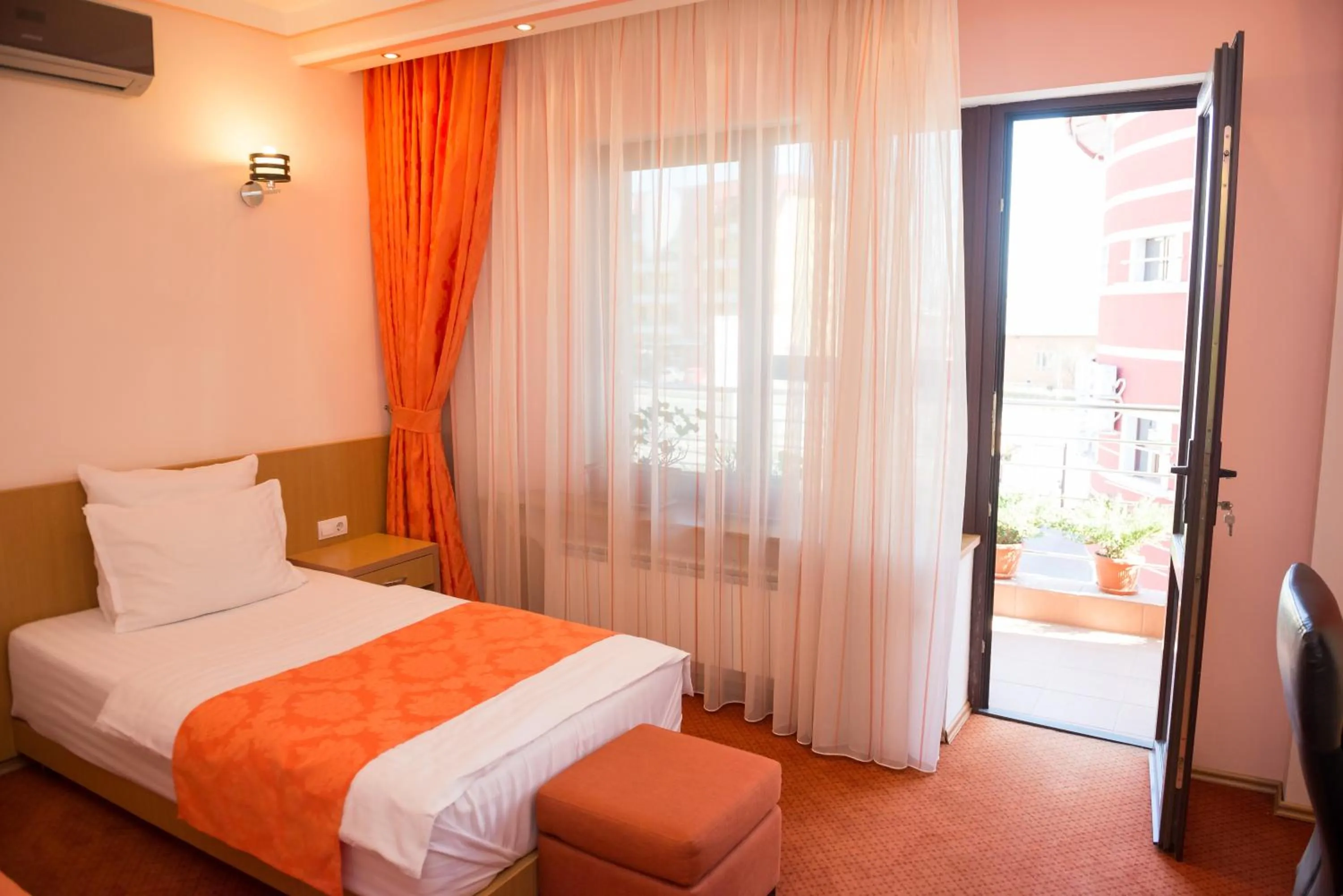 Bed in Pensiunea President