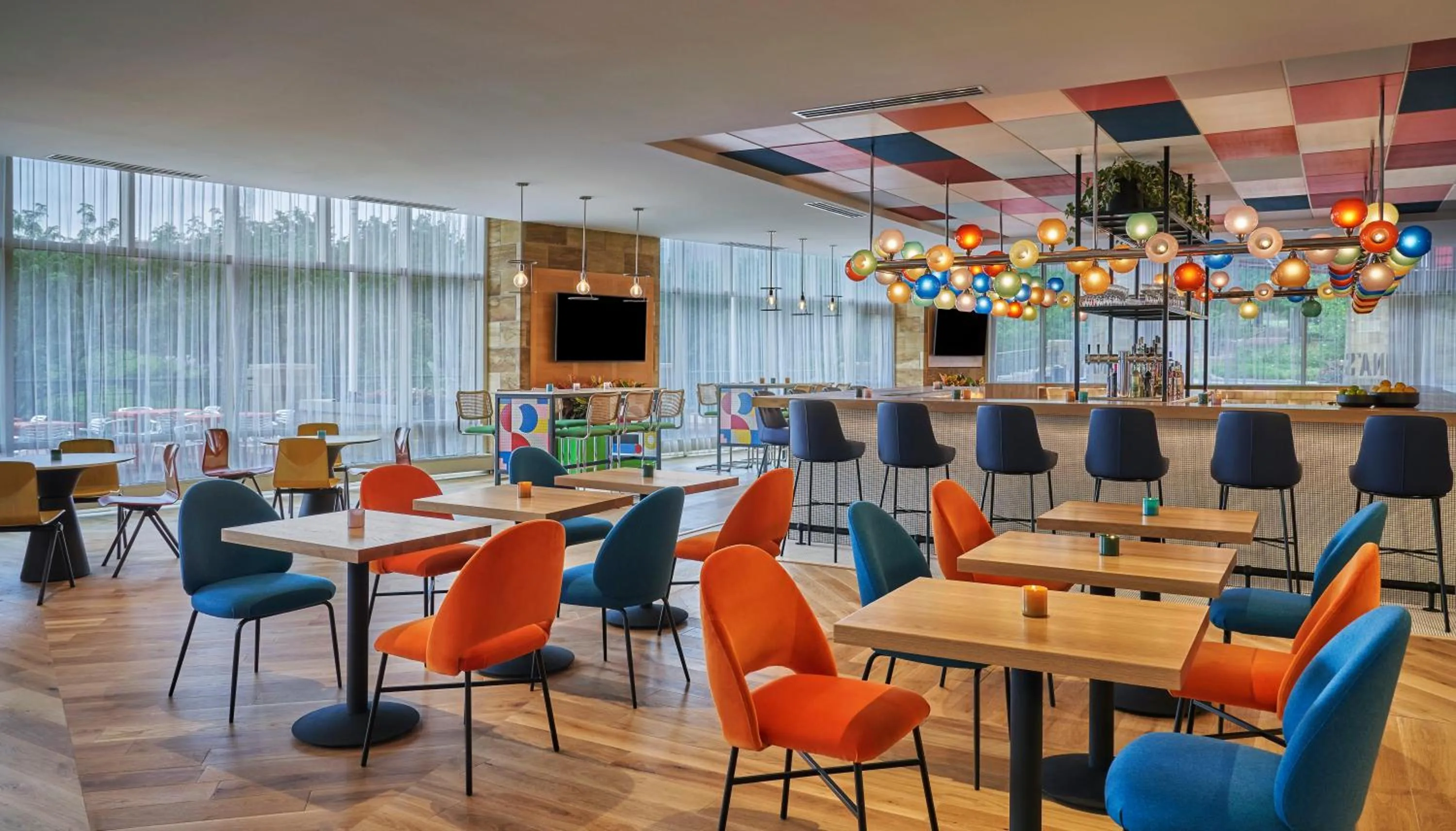 Restaurant/places to eat in Graduate by Hilton Cincinnati