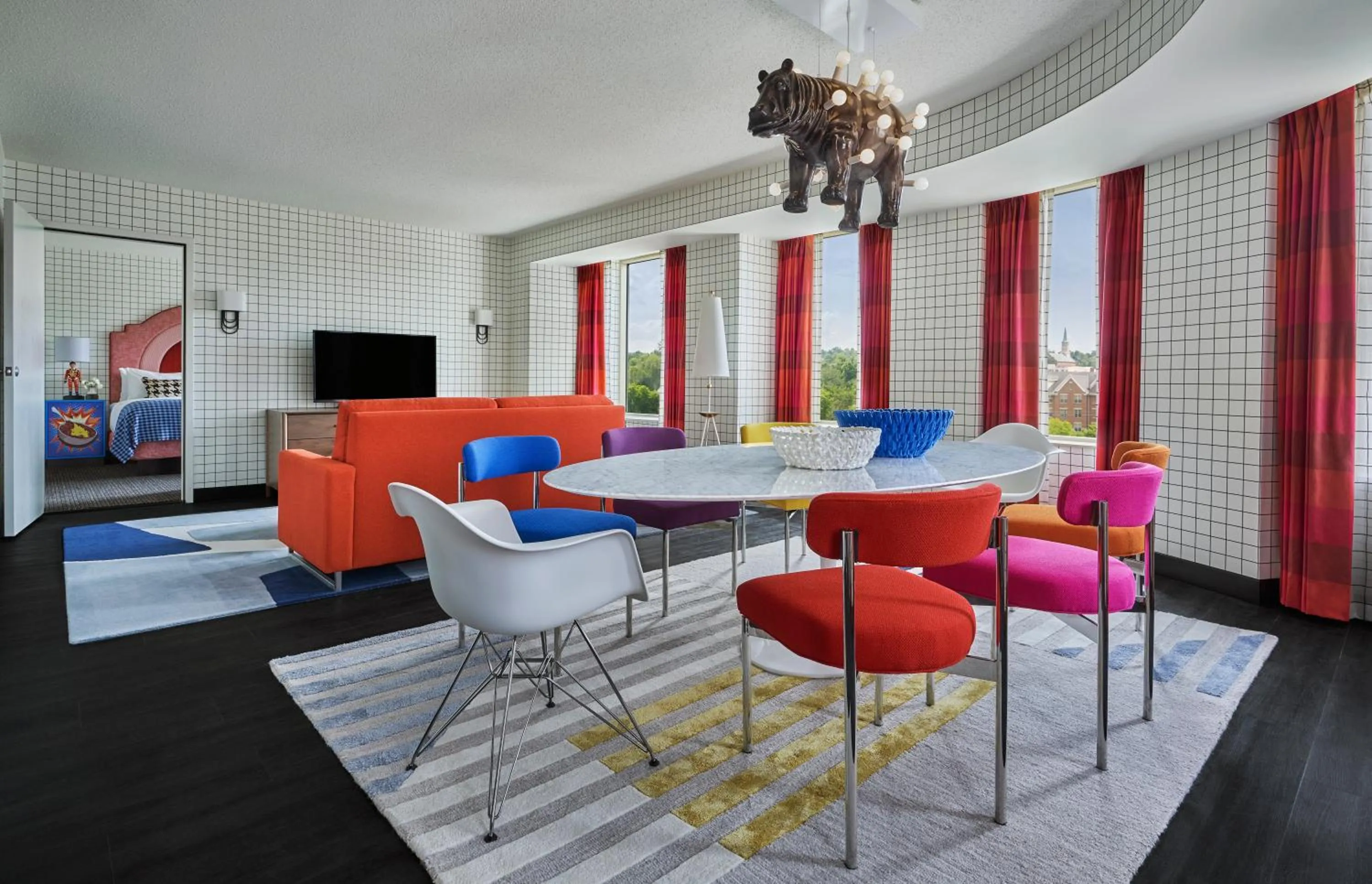 Dining area in Graduate by Hilton Cincinnati