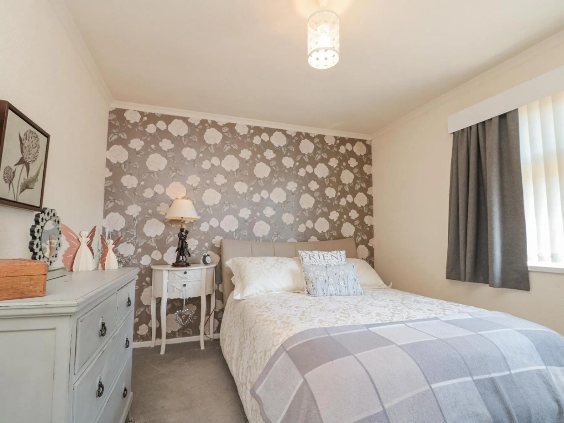 Property building, Bed in Danescroft